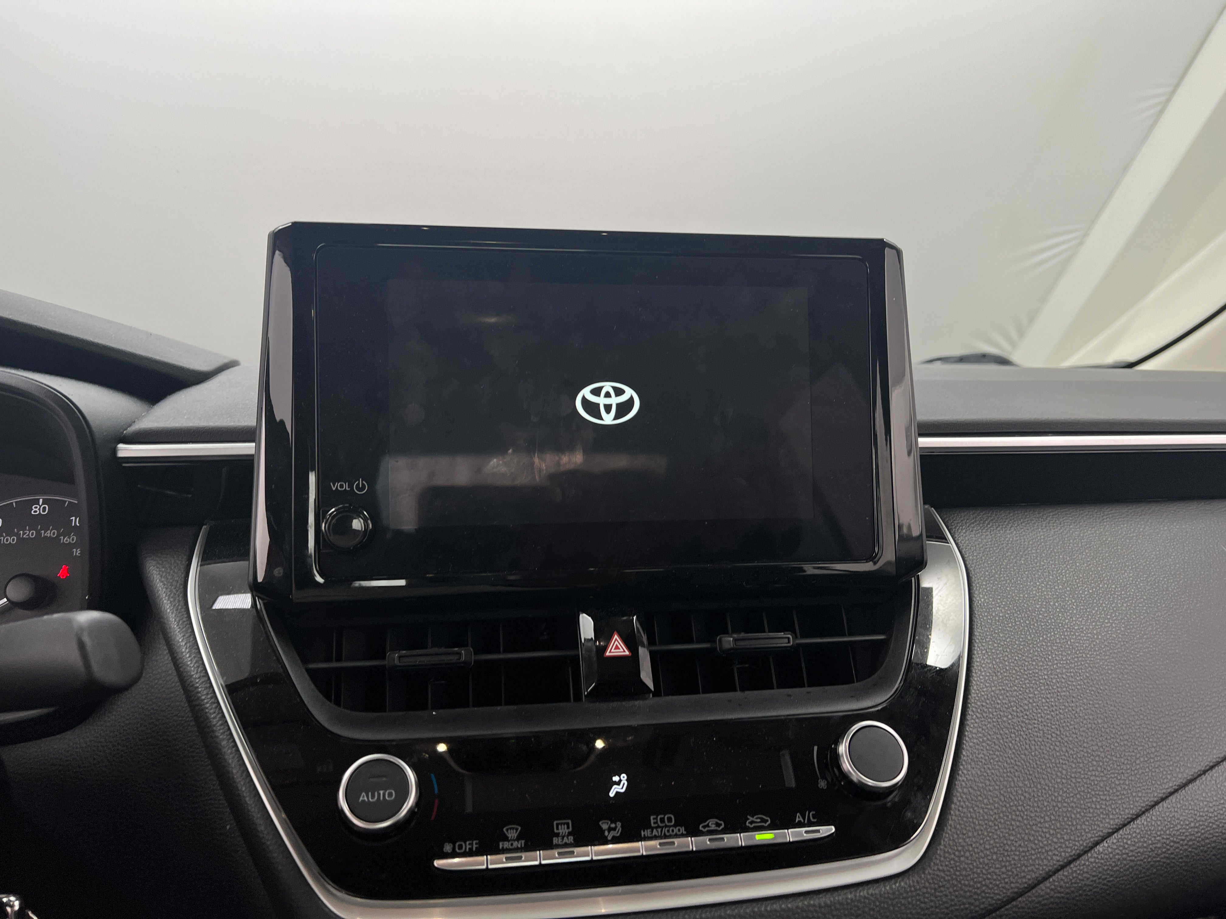 2023 Toyota Corolla LE 4