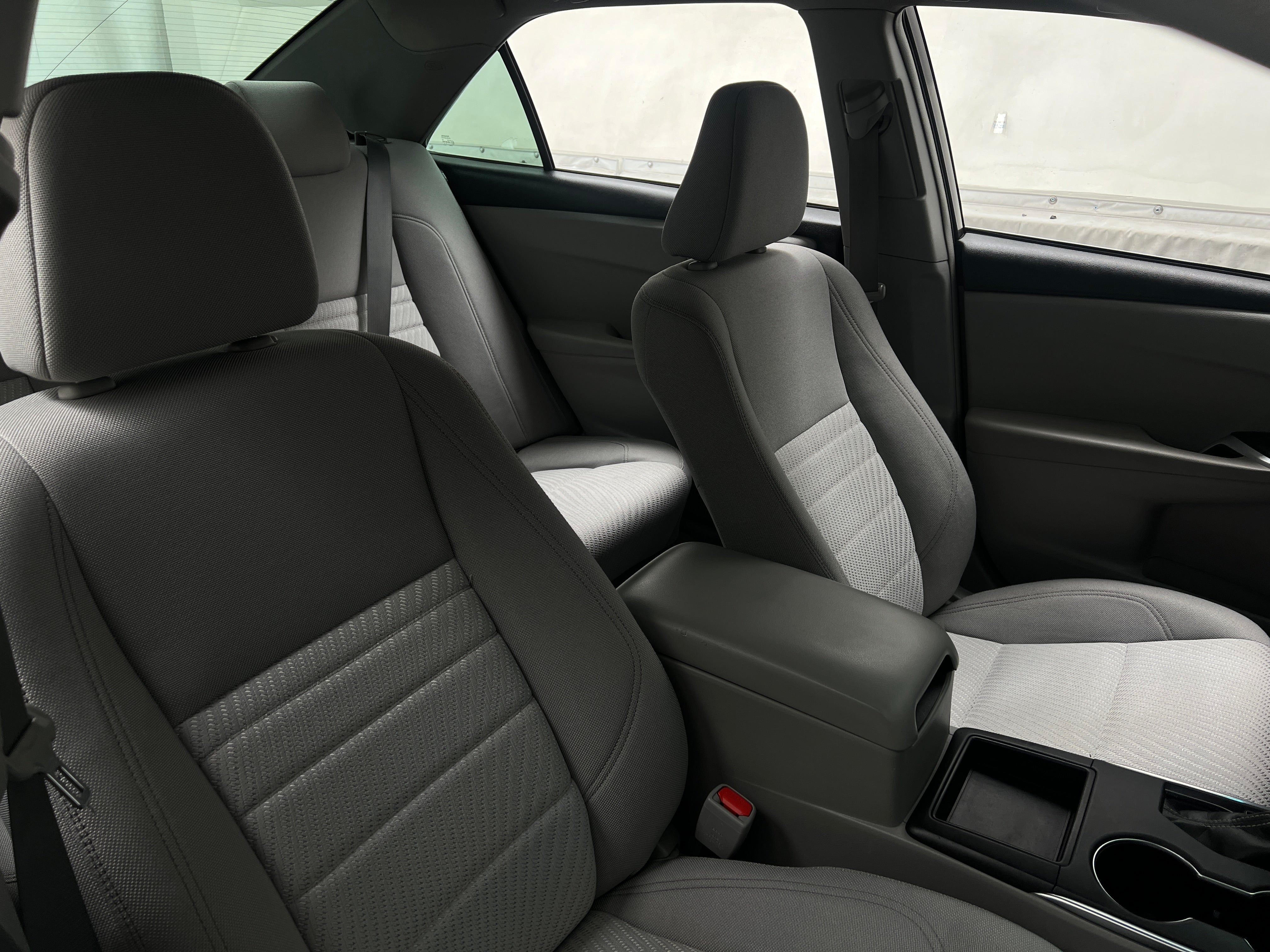 2017 Toyota Camry LE 2