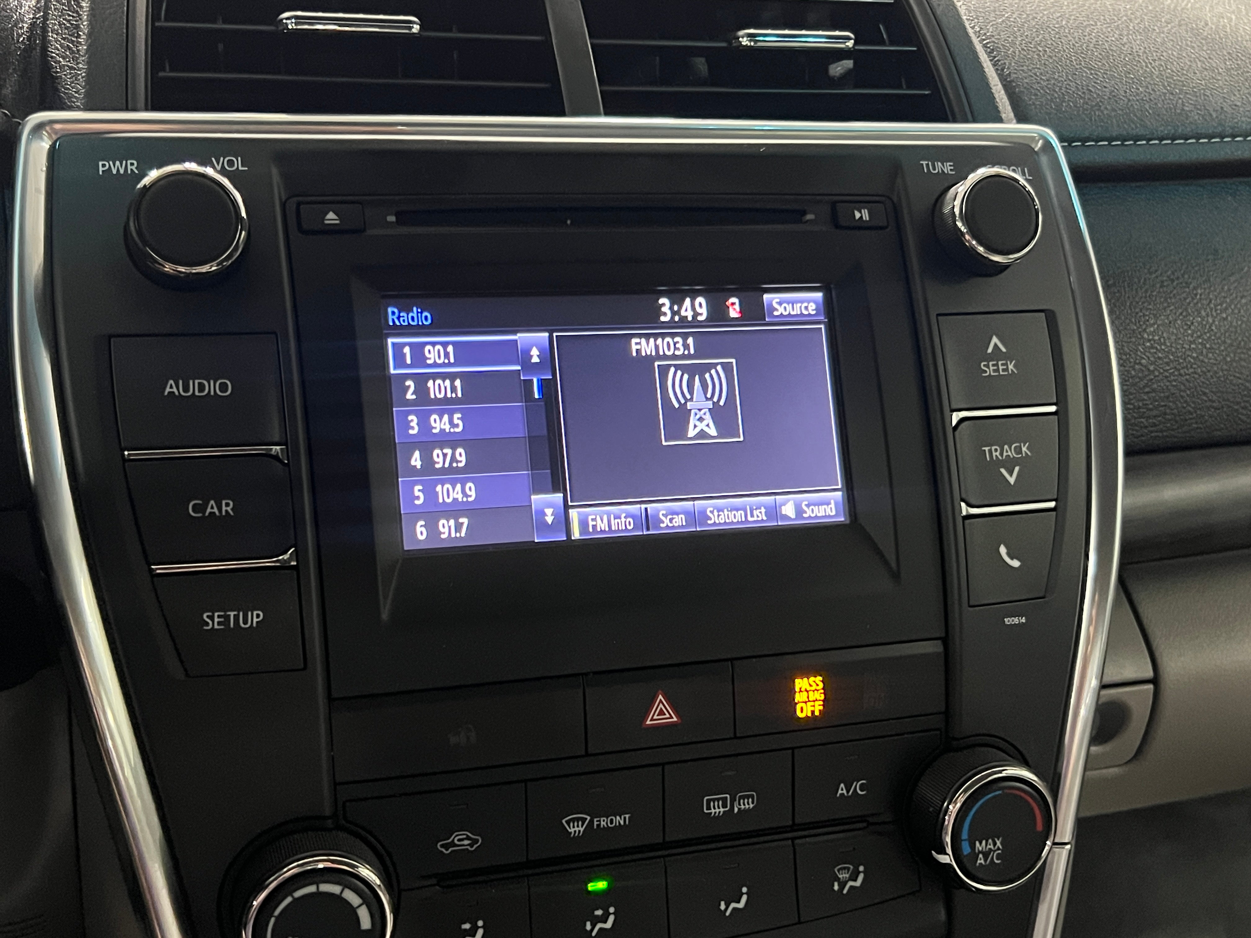 2017 Toyota Camry LE 4