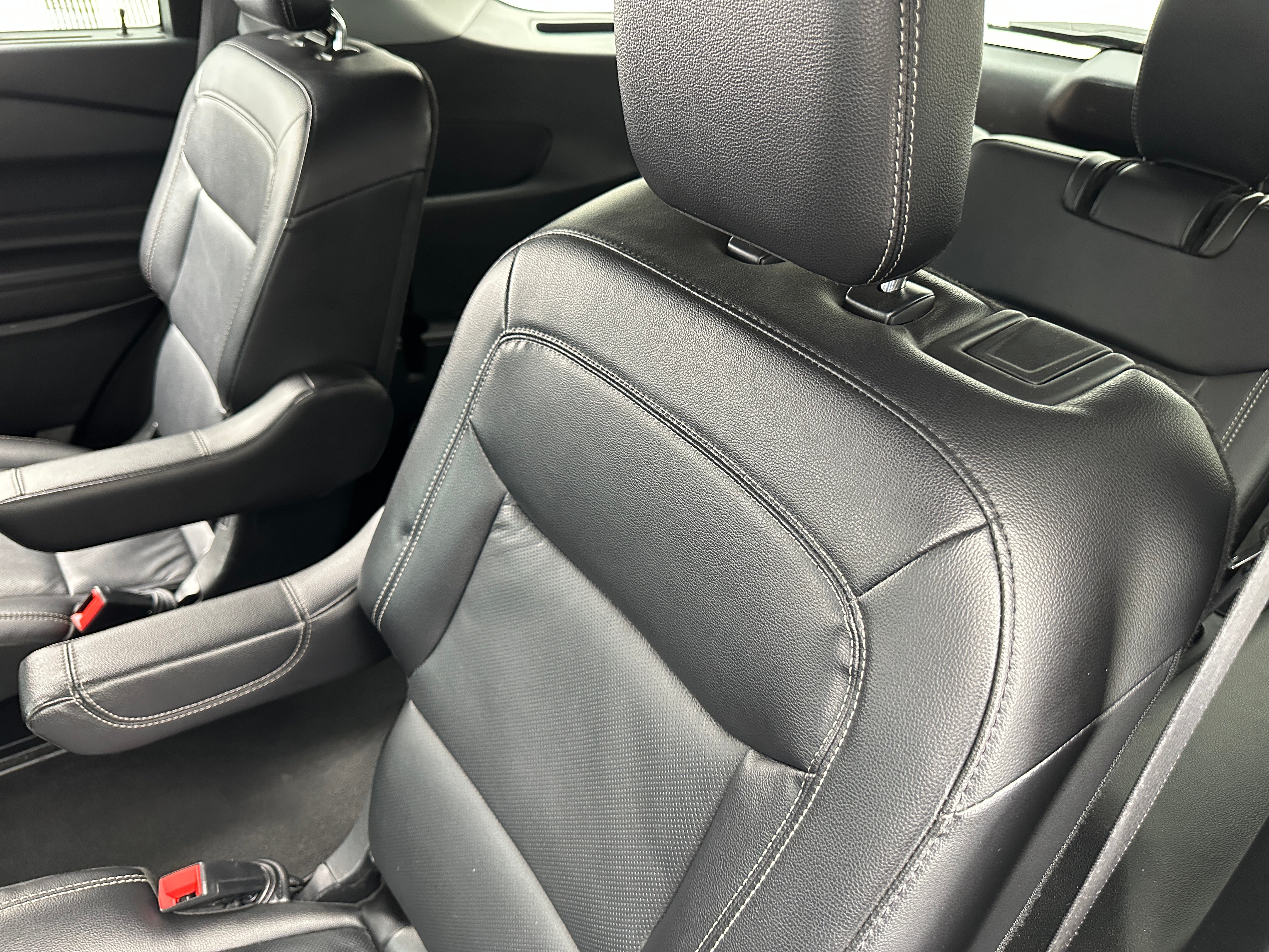 2023 Ford Explorer Limited 5