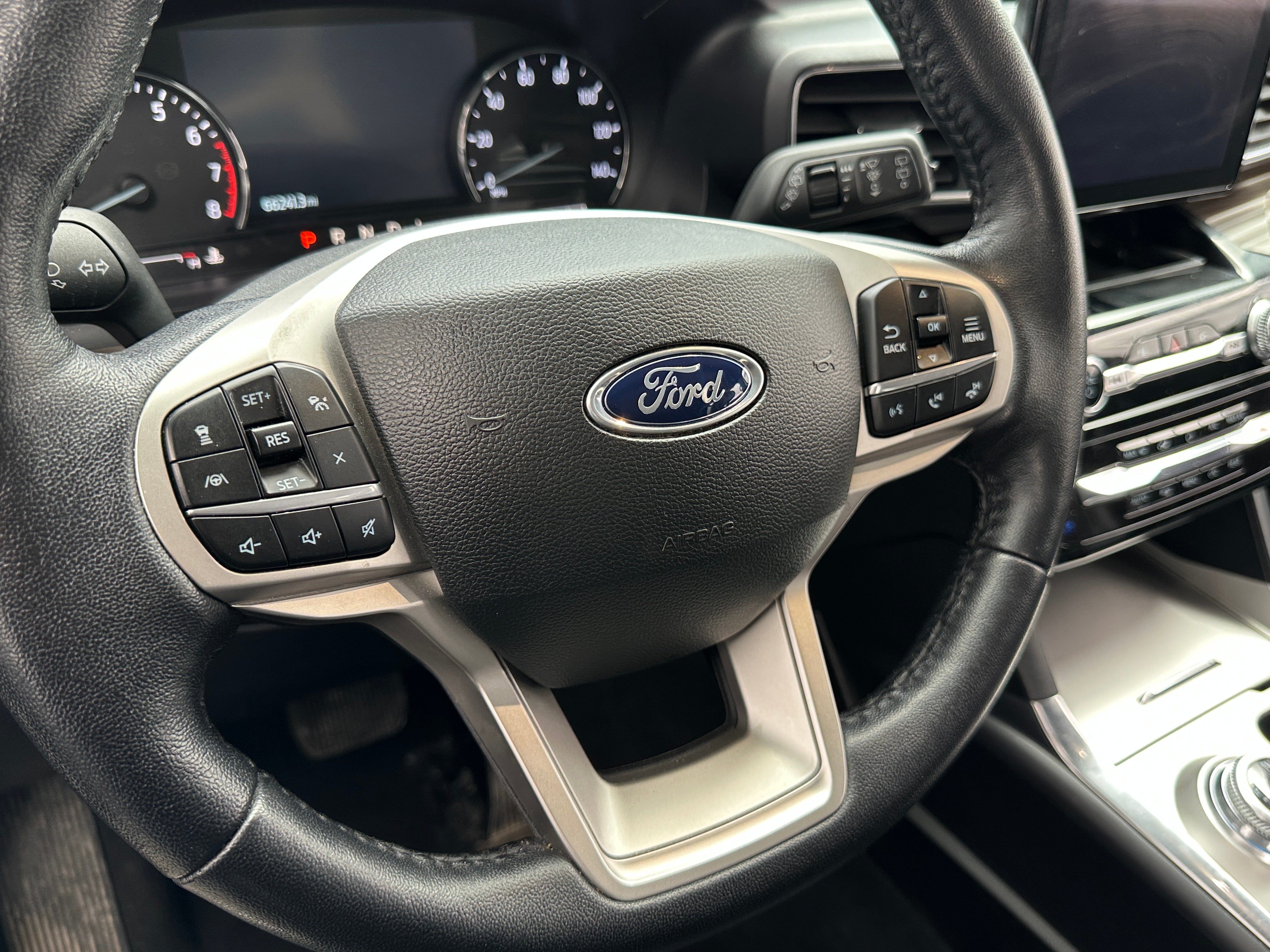 2023 Ford Explorer Limited 4