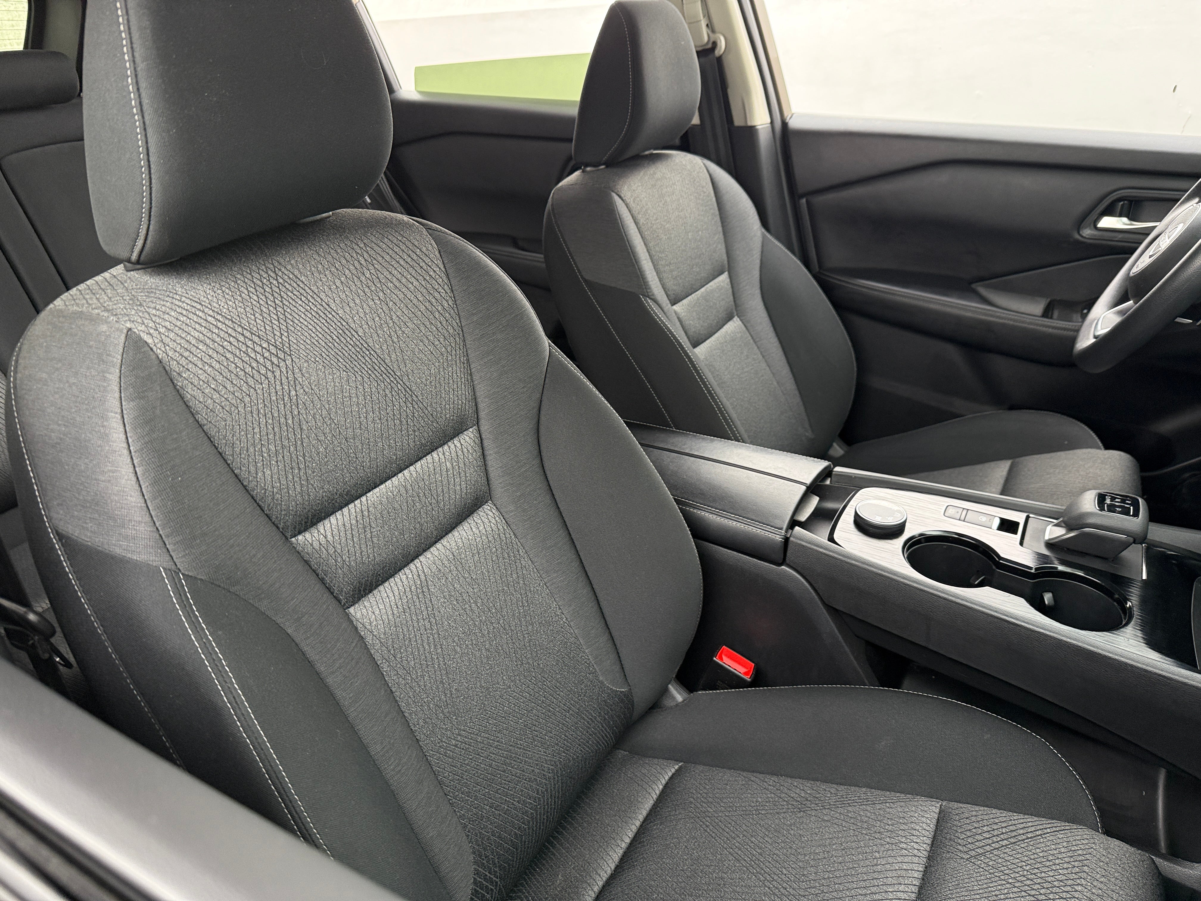 2024 Nissan Rogue SV 2