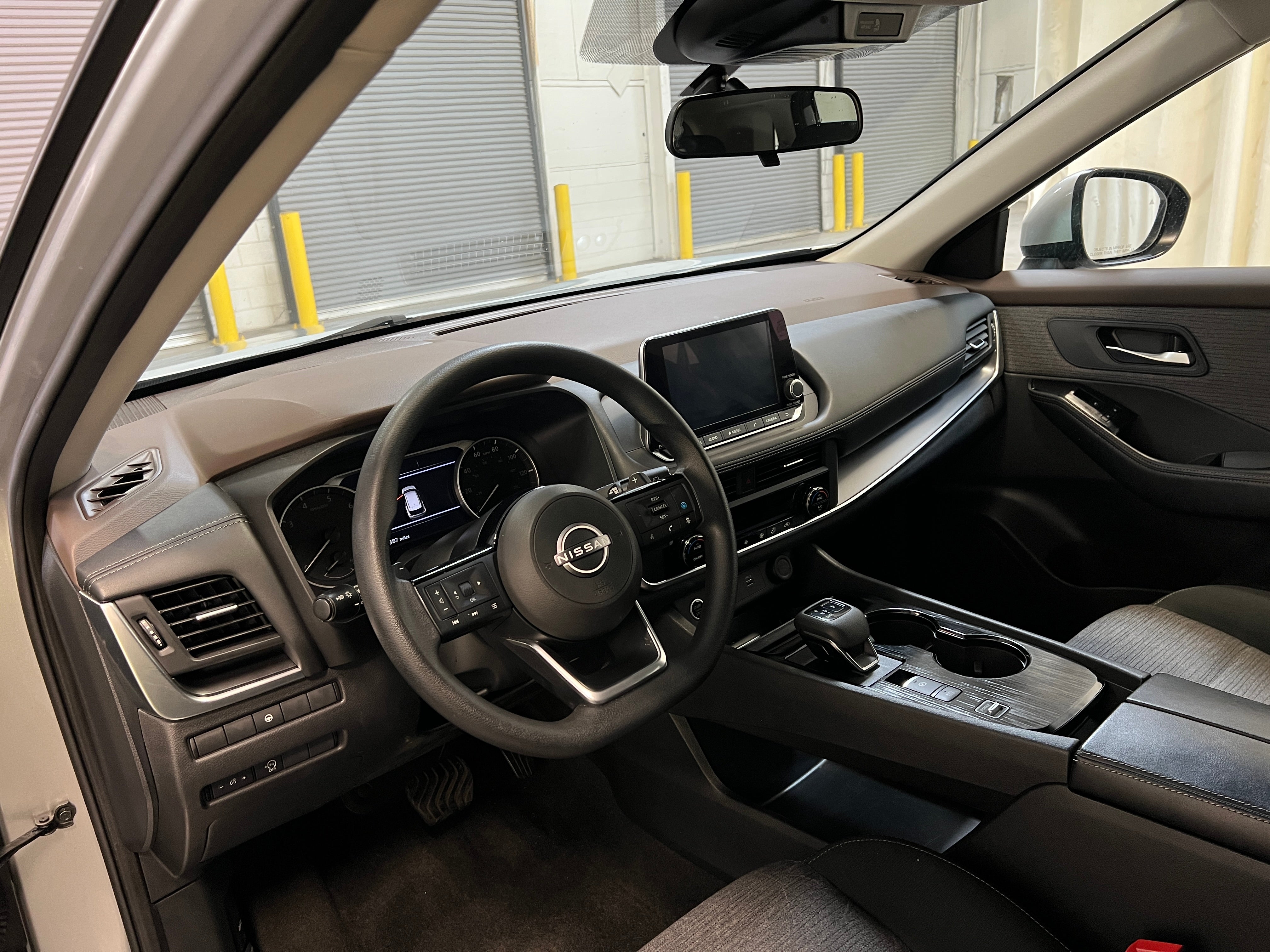 2023 Nissan Rogue SV 3