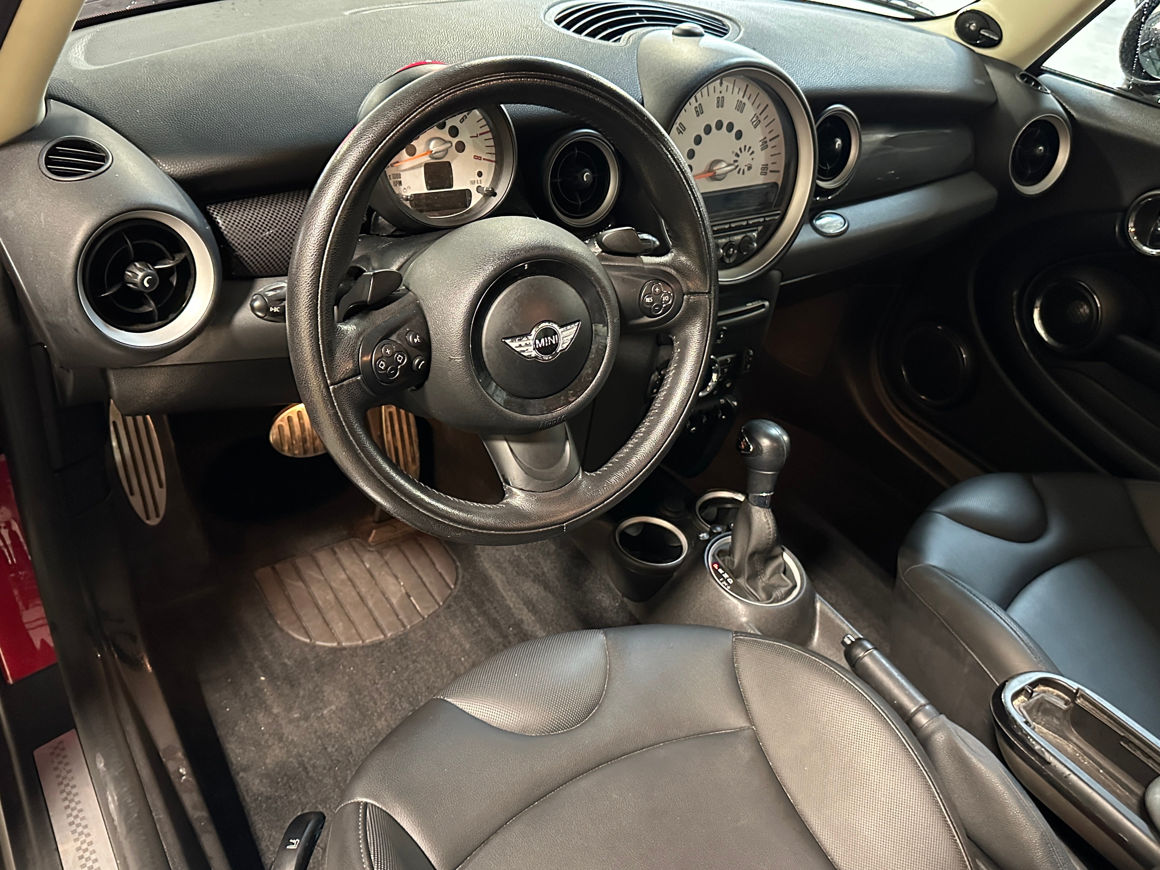 2011 MINI Cooper Hardtop S 2