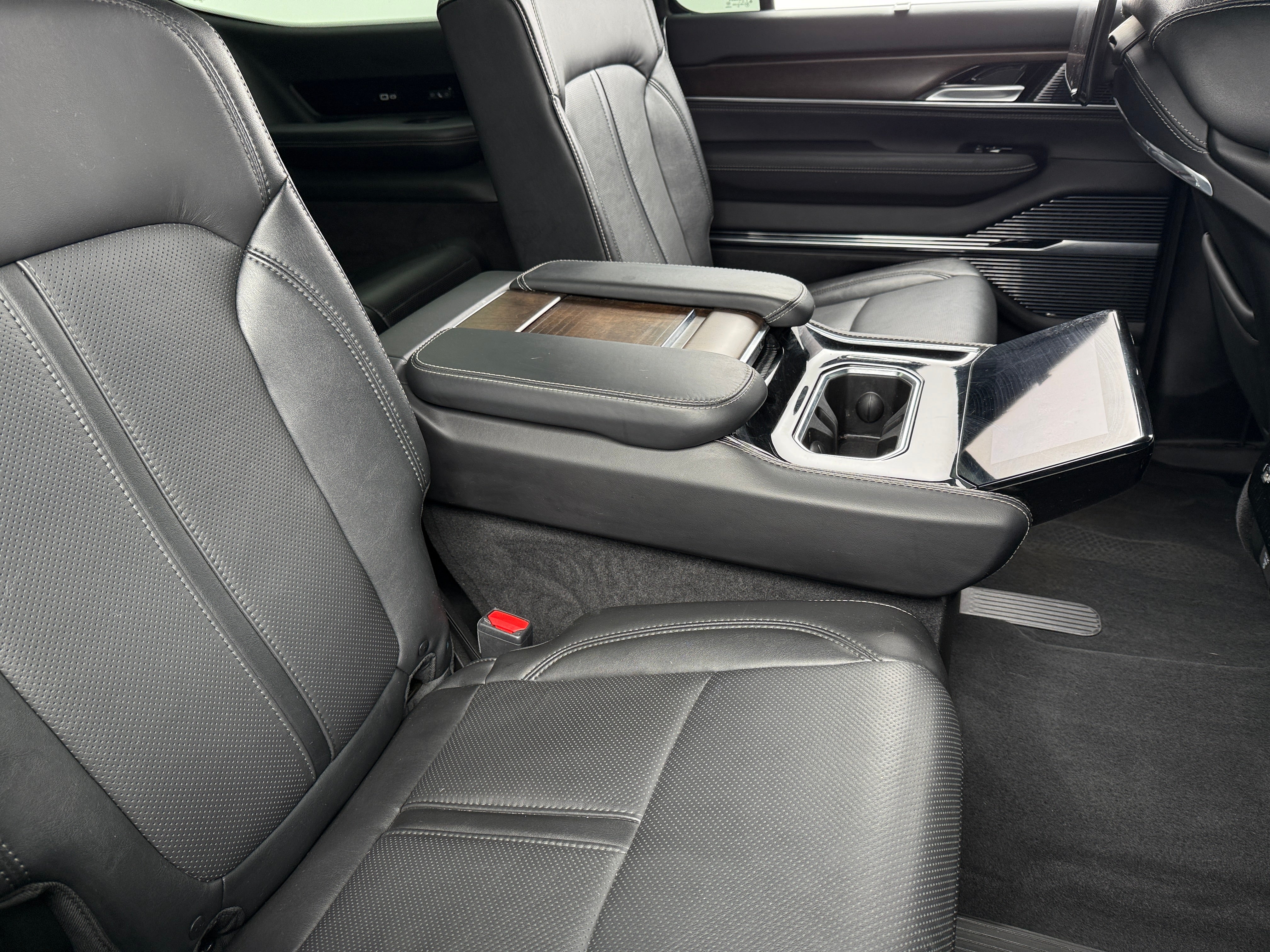 2022 Jeep Grand Wagoneer Series I 5
