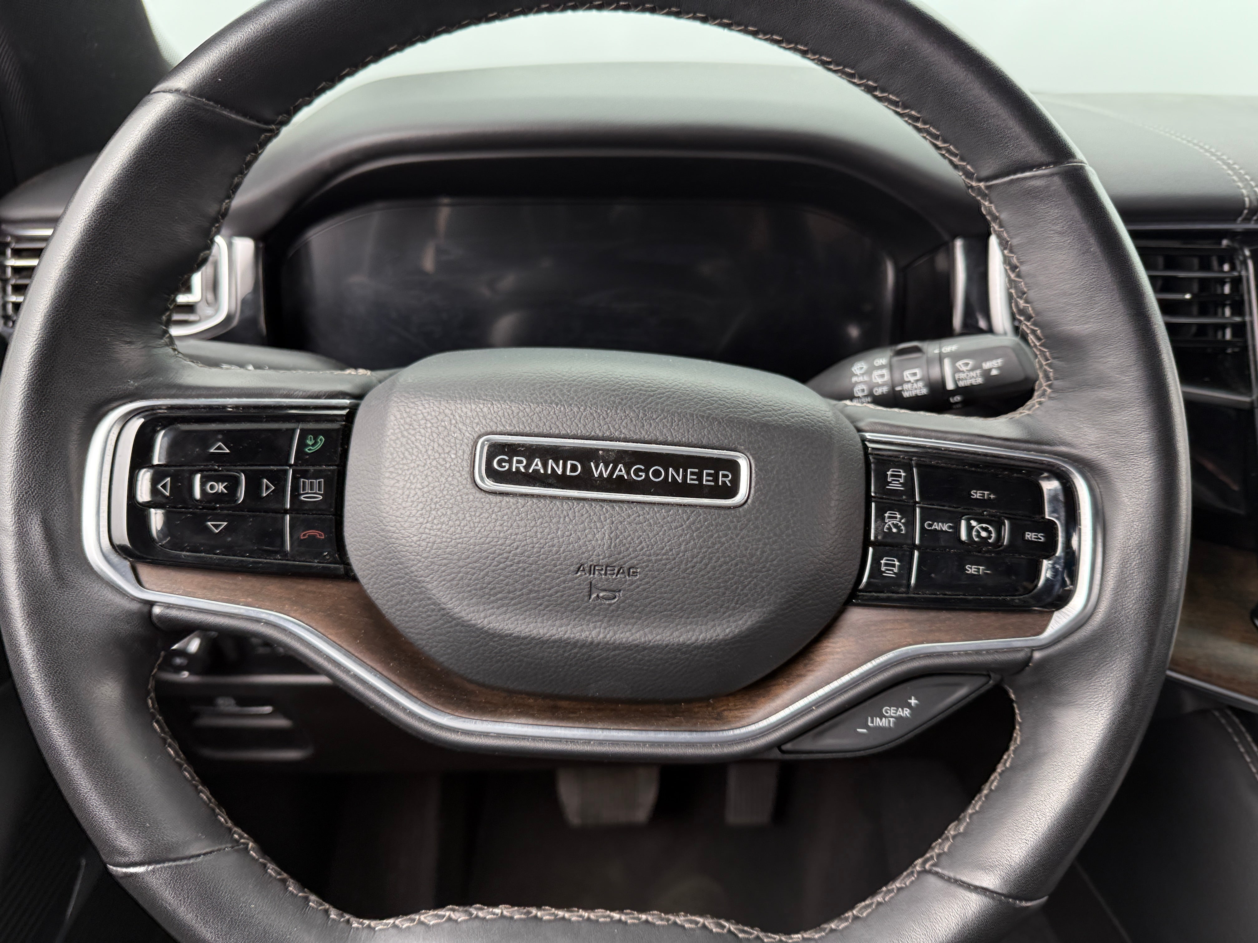 2022 Jeep Grand Wagoneer Series I 4