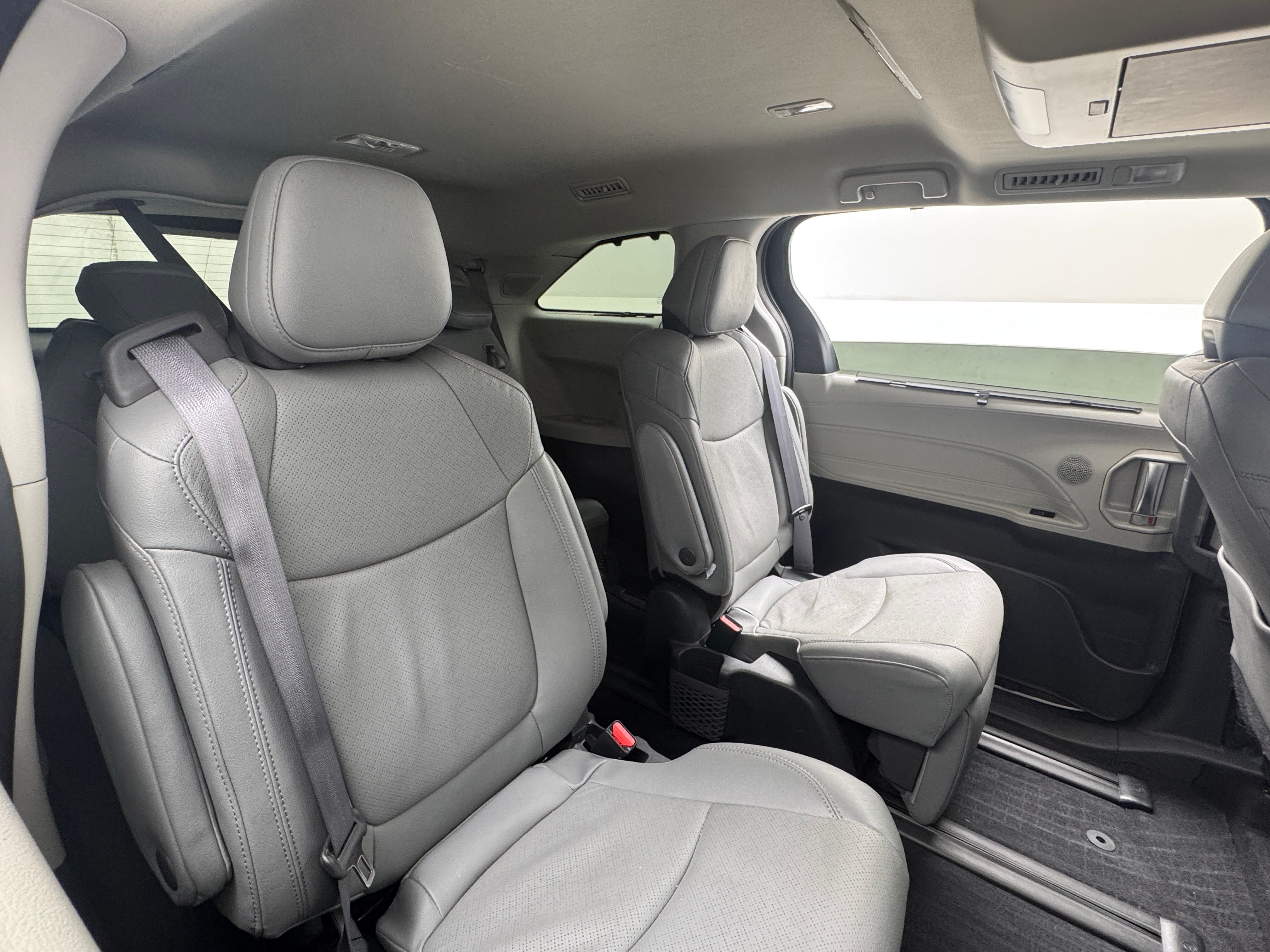 2024 Toyota Sienna Limited 5