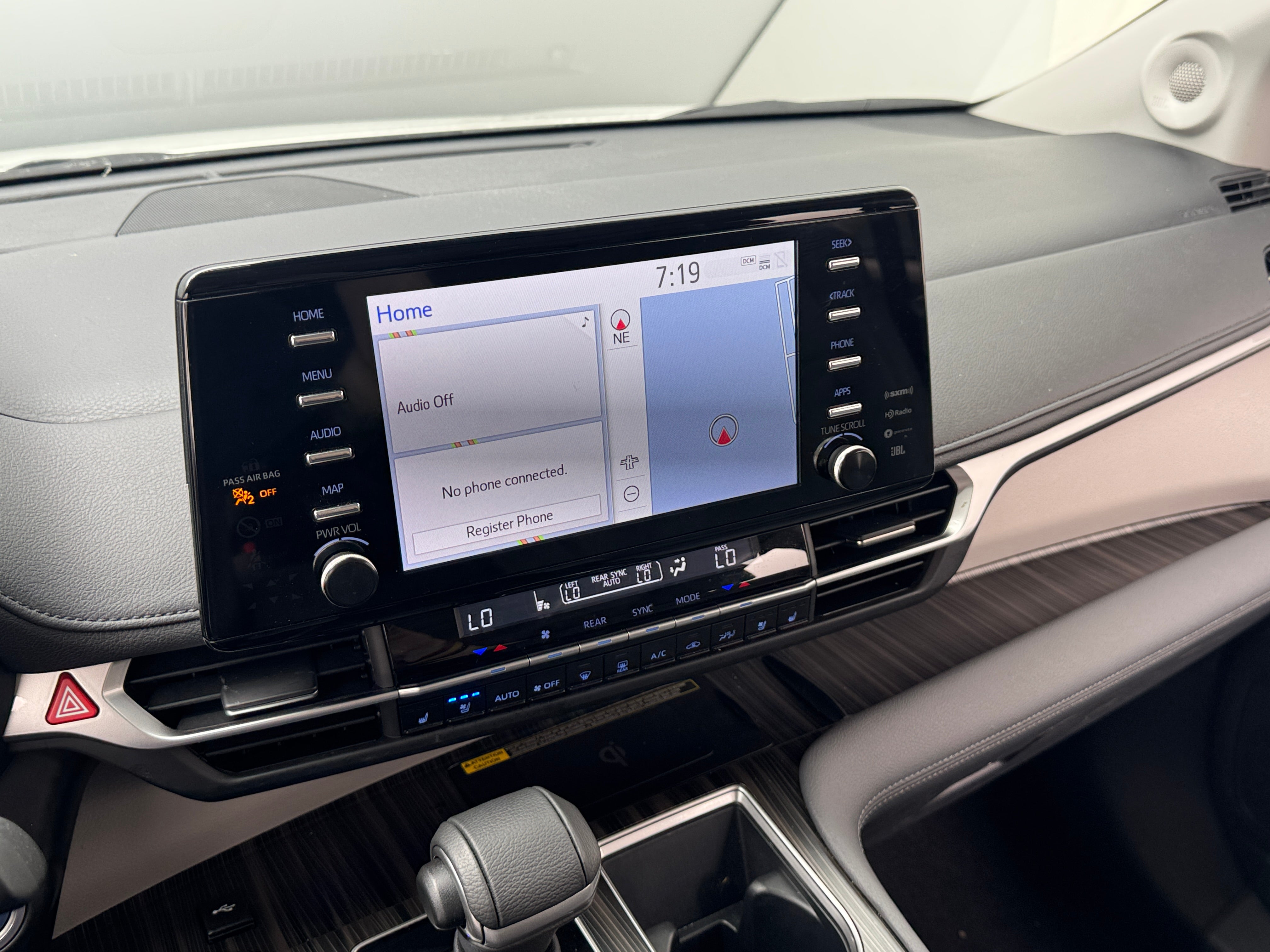 2024 Toyota Sienna Limited 3