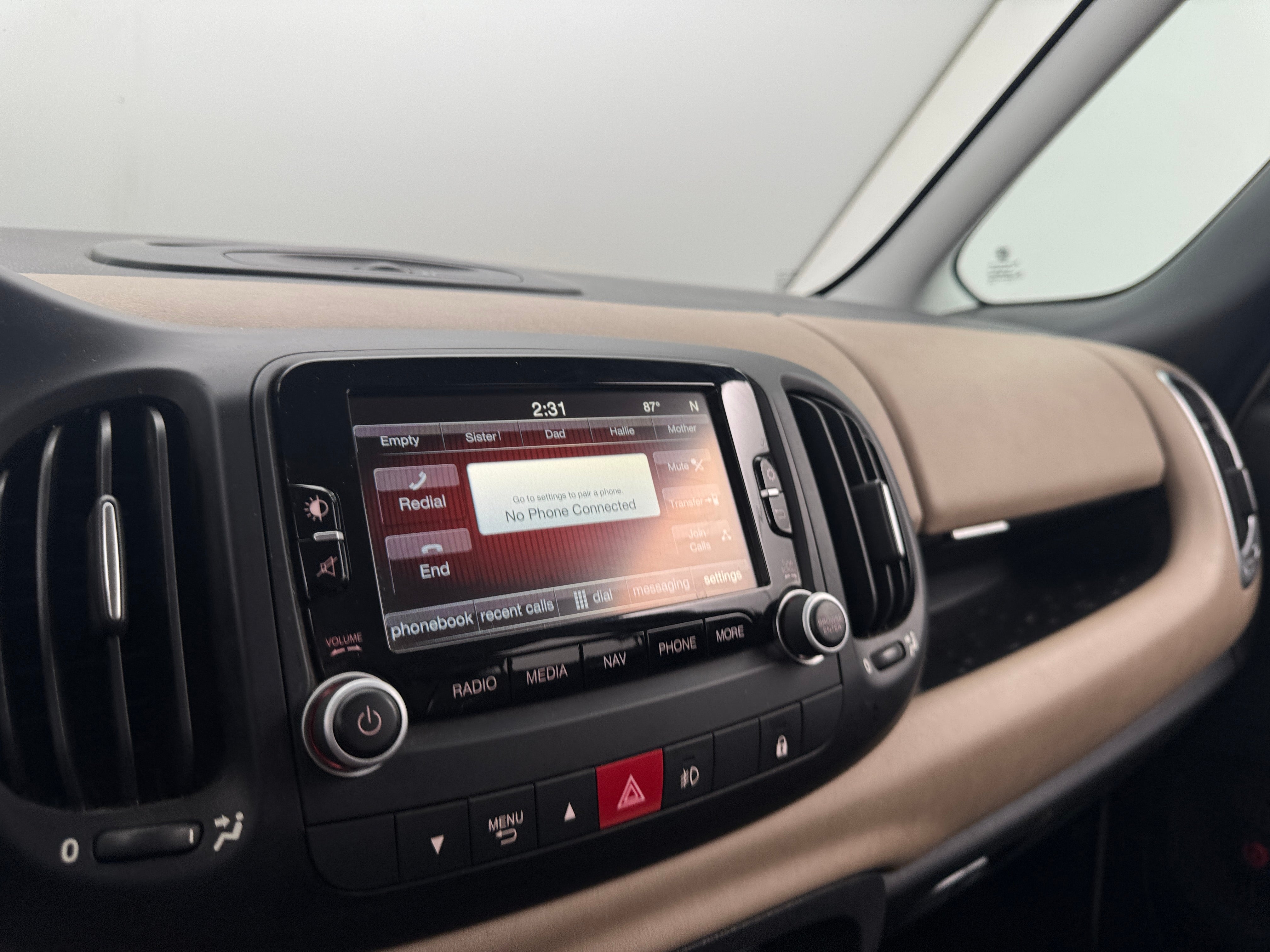 2017 Fiat 500L Trekking 3