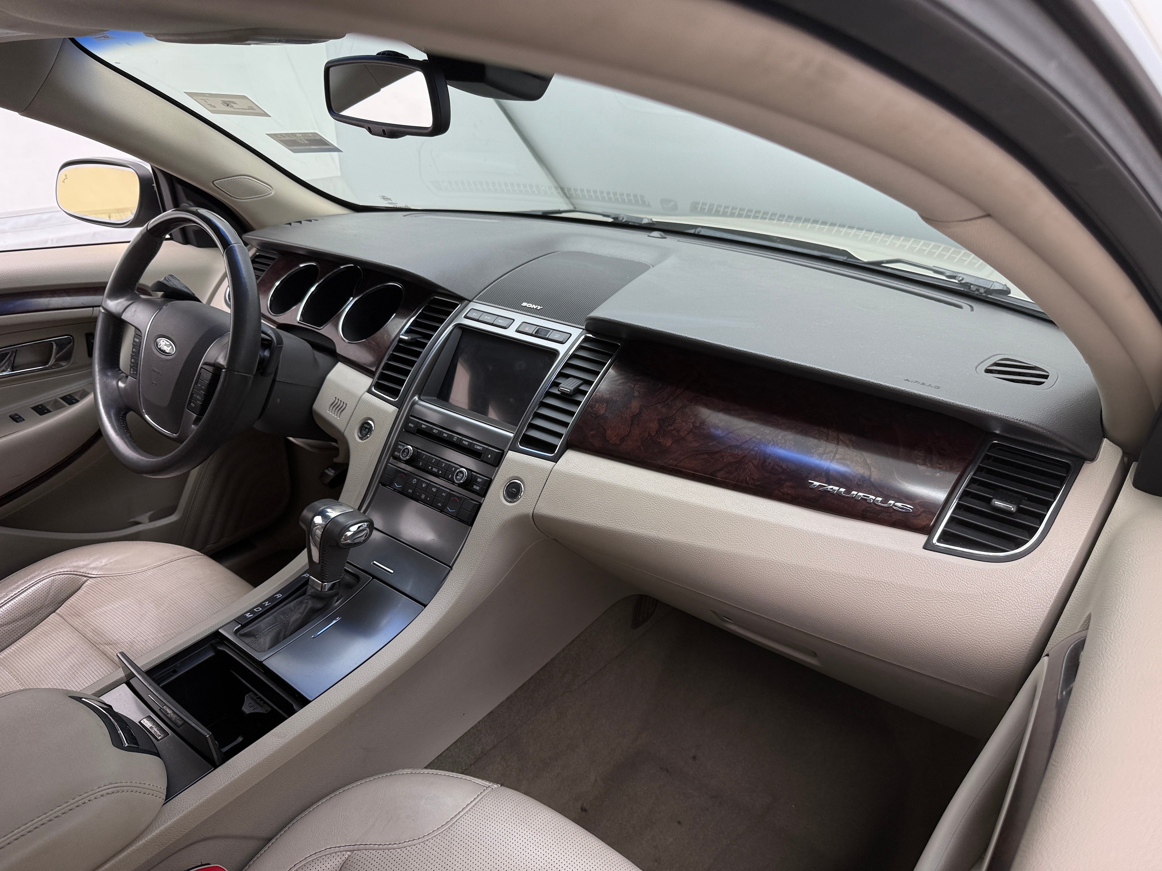 2011 Ford Taurus Limited Edition 2
