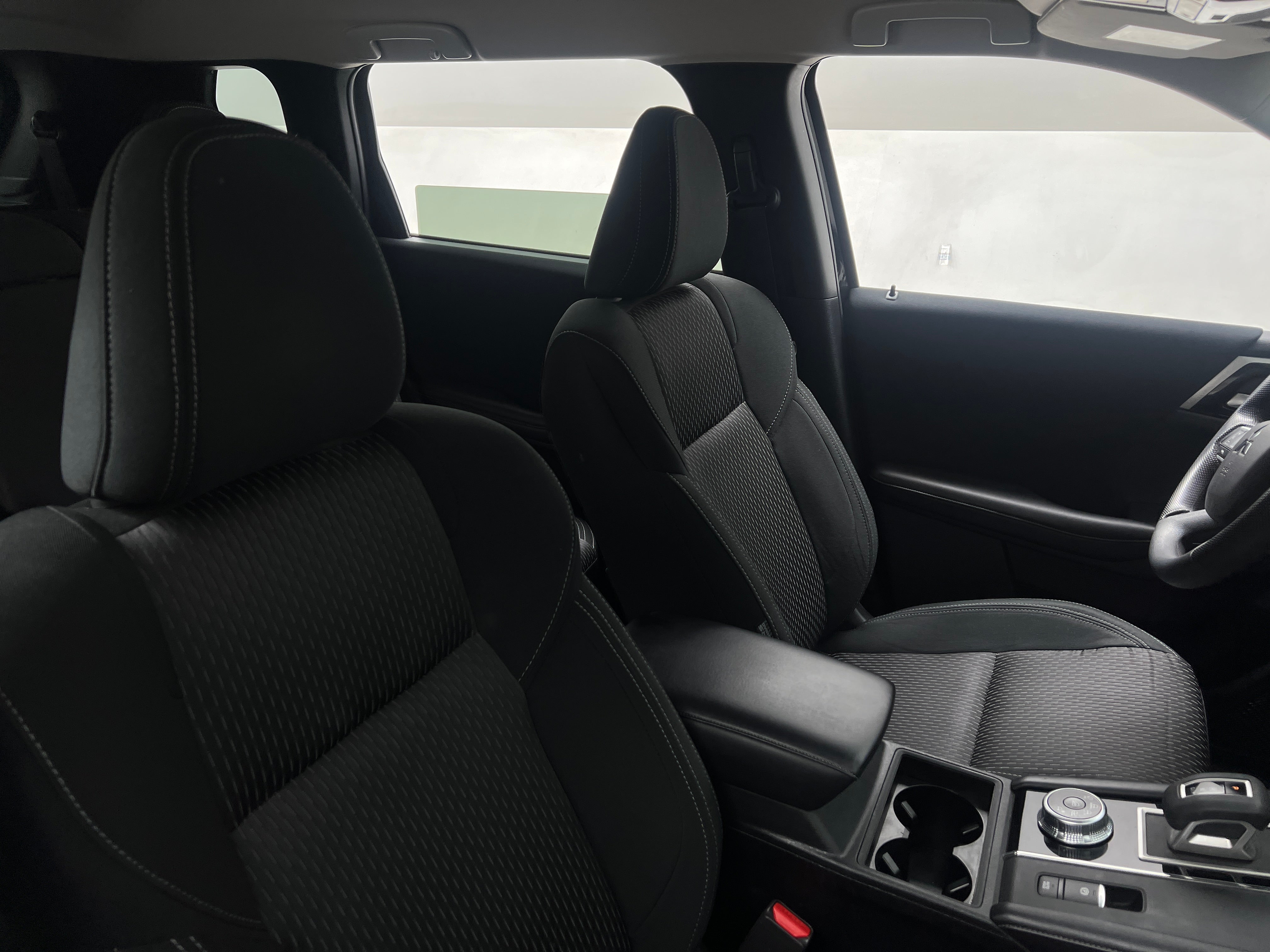 2024 Mitsubishi Outlander ES 2