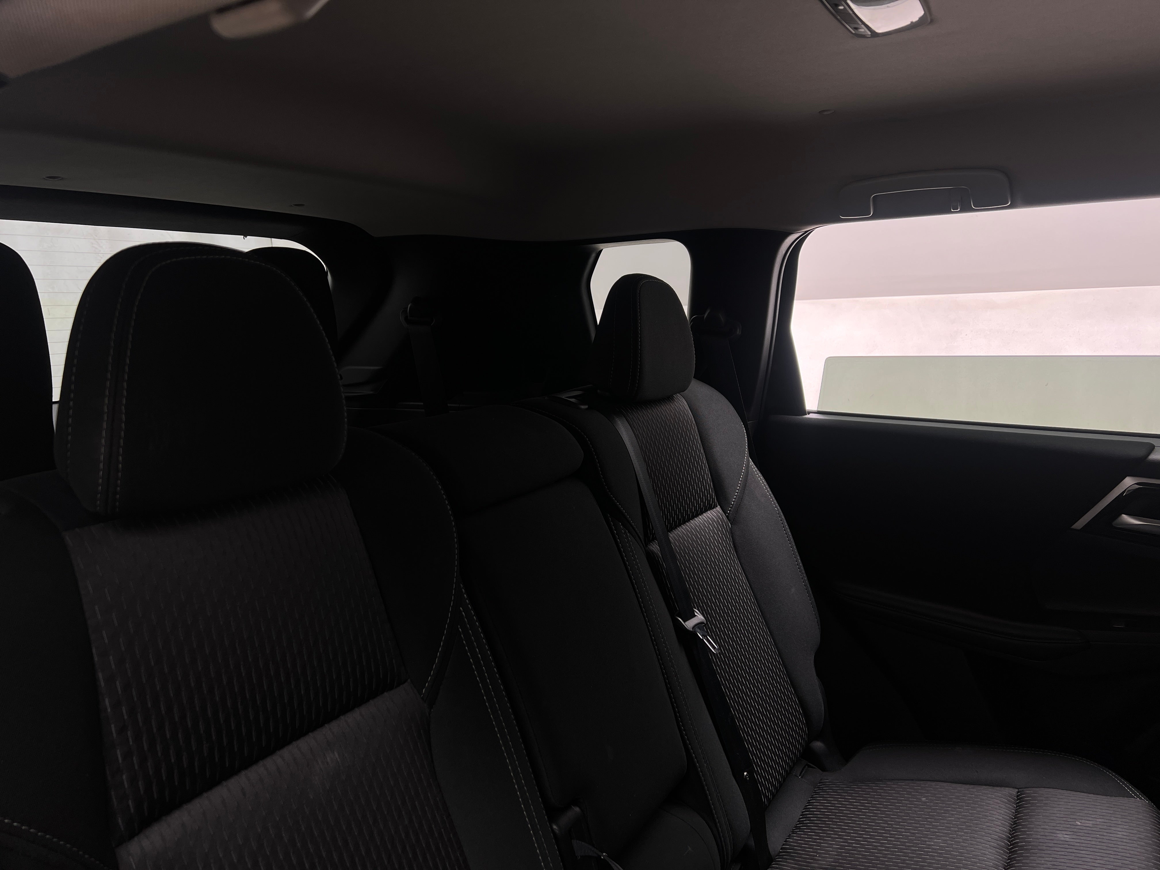 2024 Mitsubishi Outlander ES 6