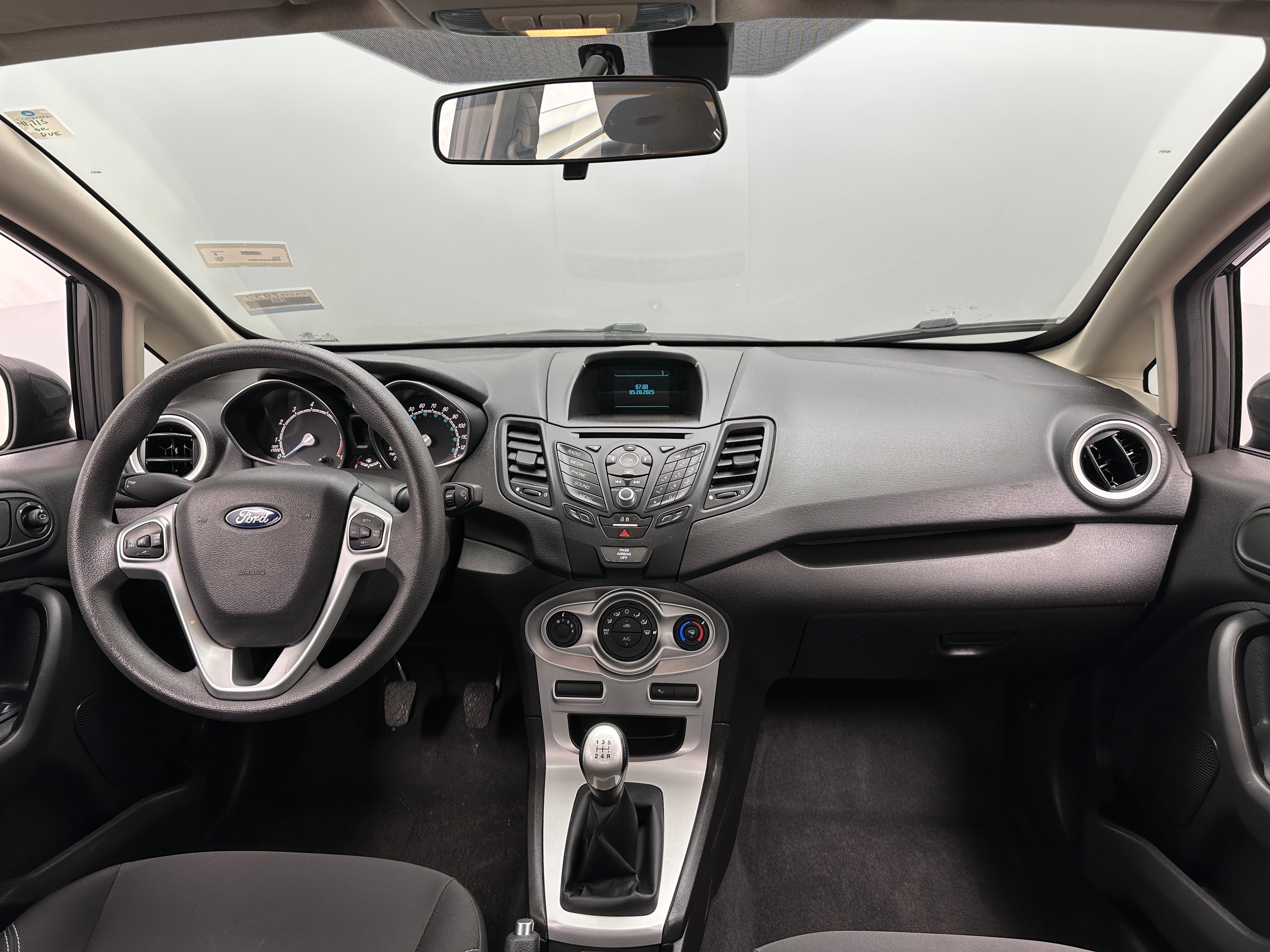 2017 Ford Fiesta SE 3