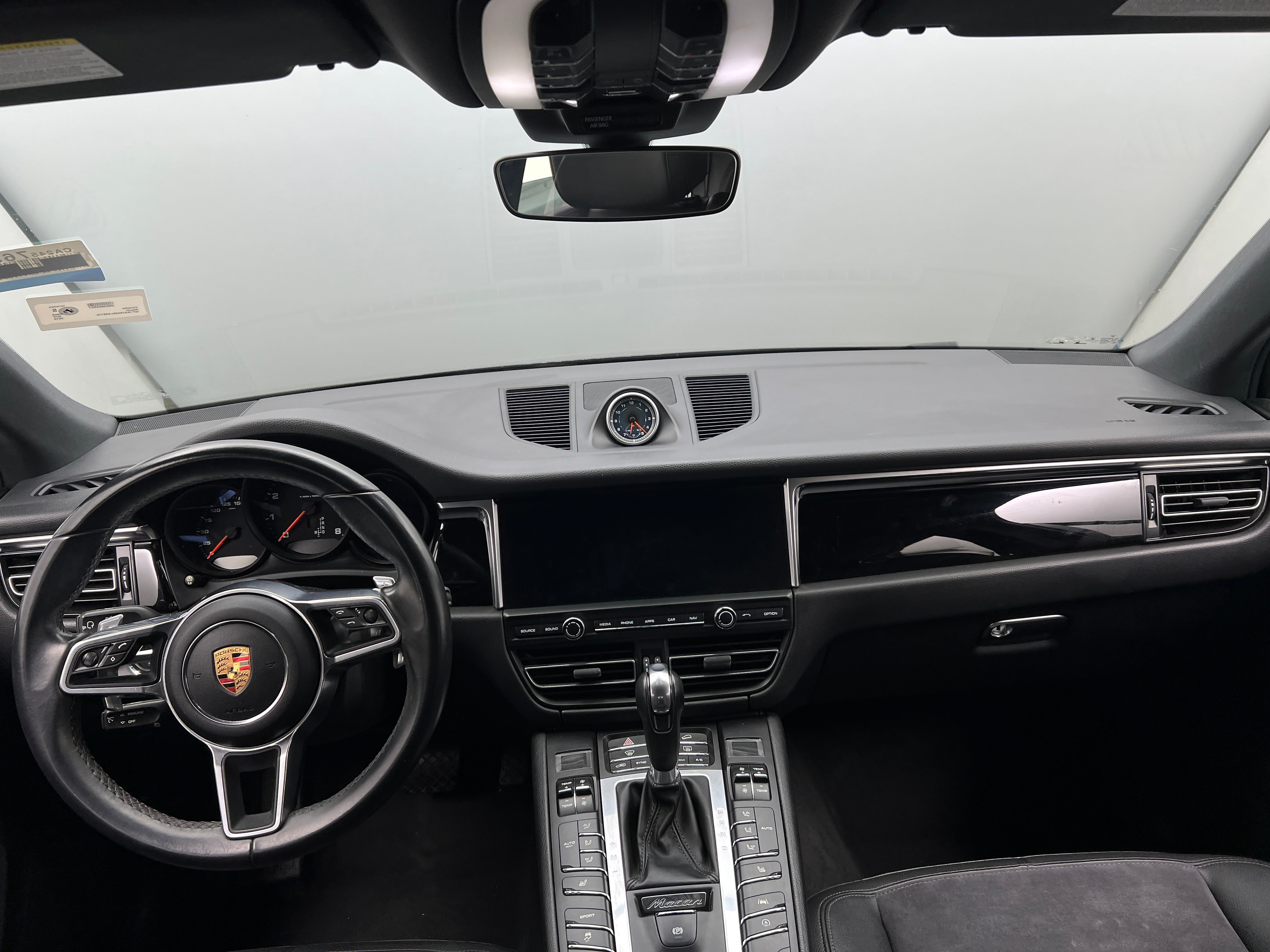 2019 Porsche Macan Base 2