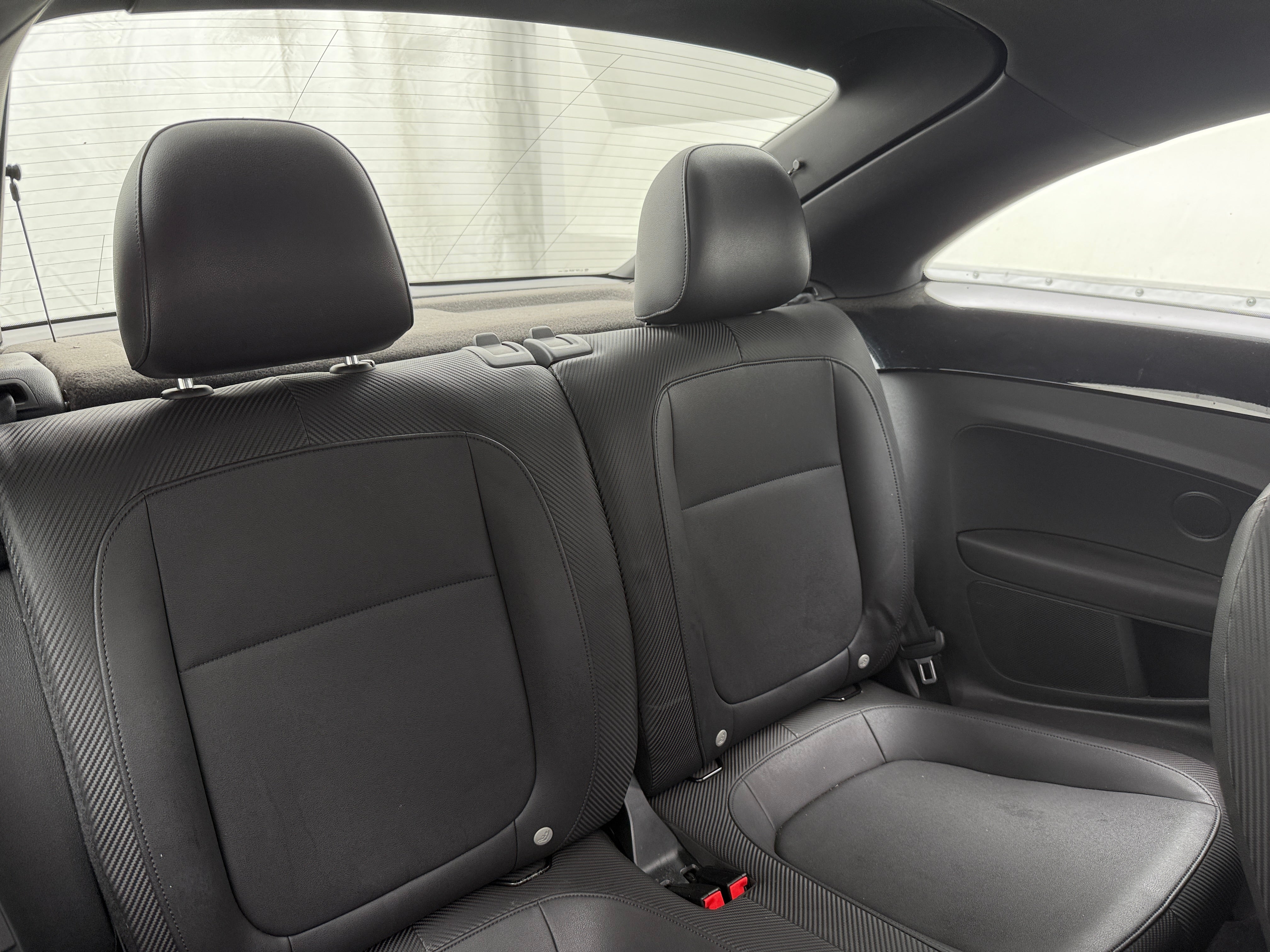 2013 Volkswagen Beetle Fender Edition 6