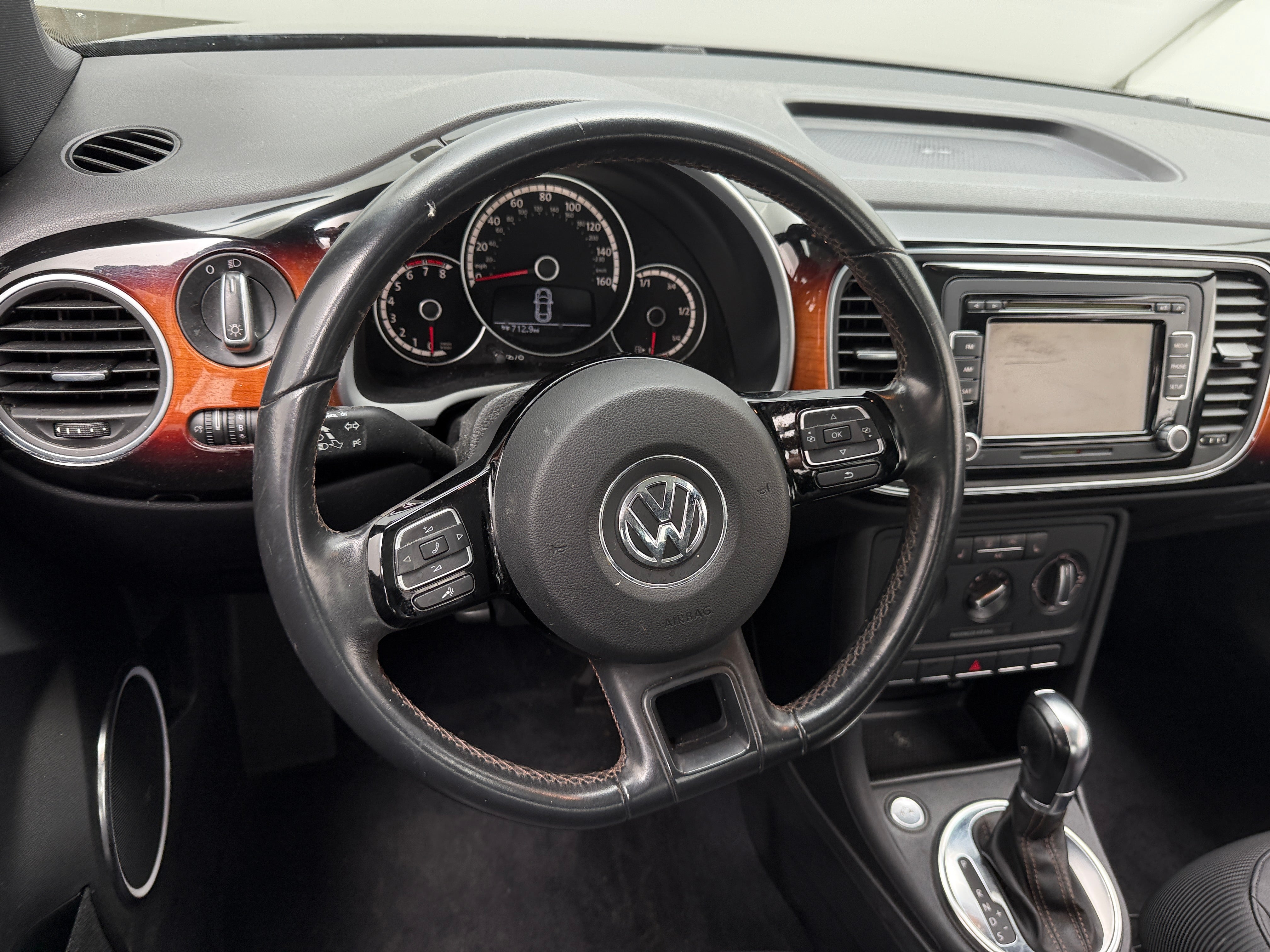 2013 Volkswagen Beetle Fender Edition 5