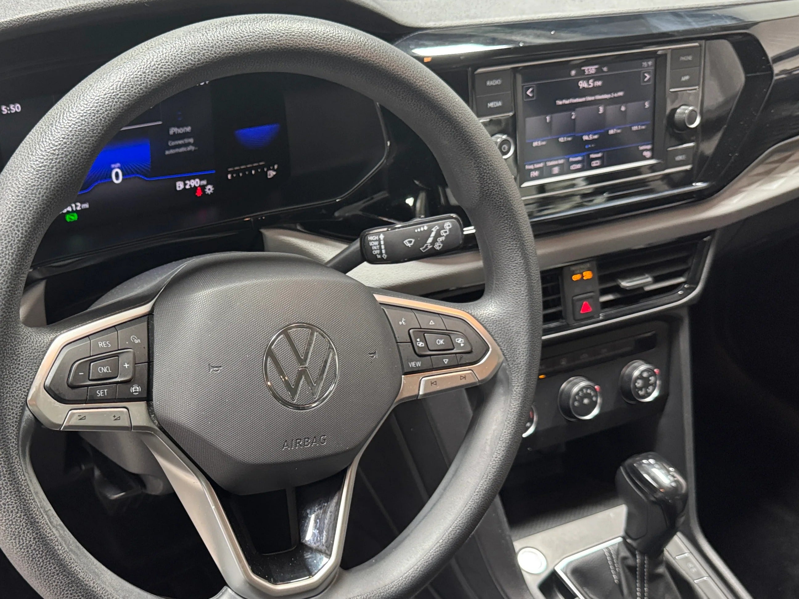 2022 Volkswagen Taos S 3