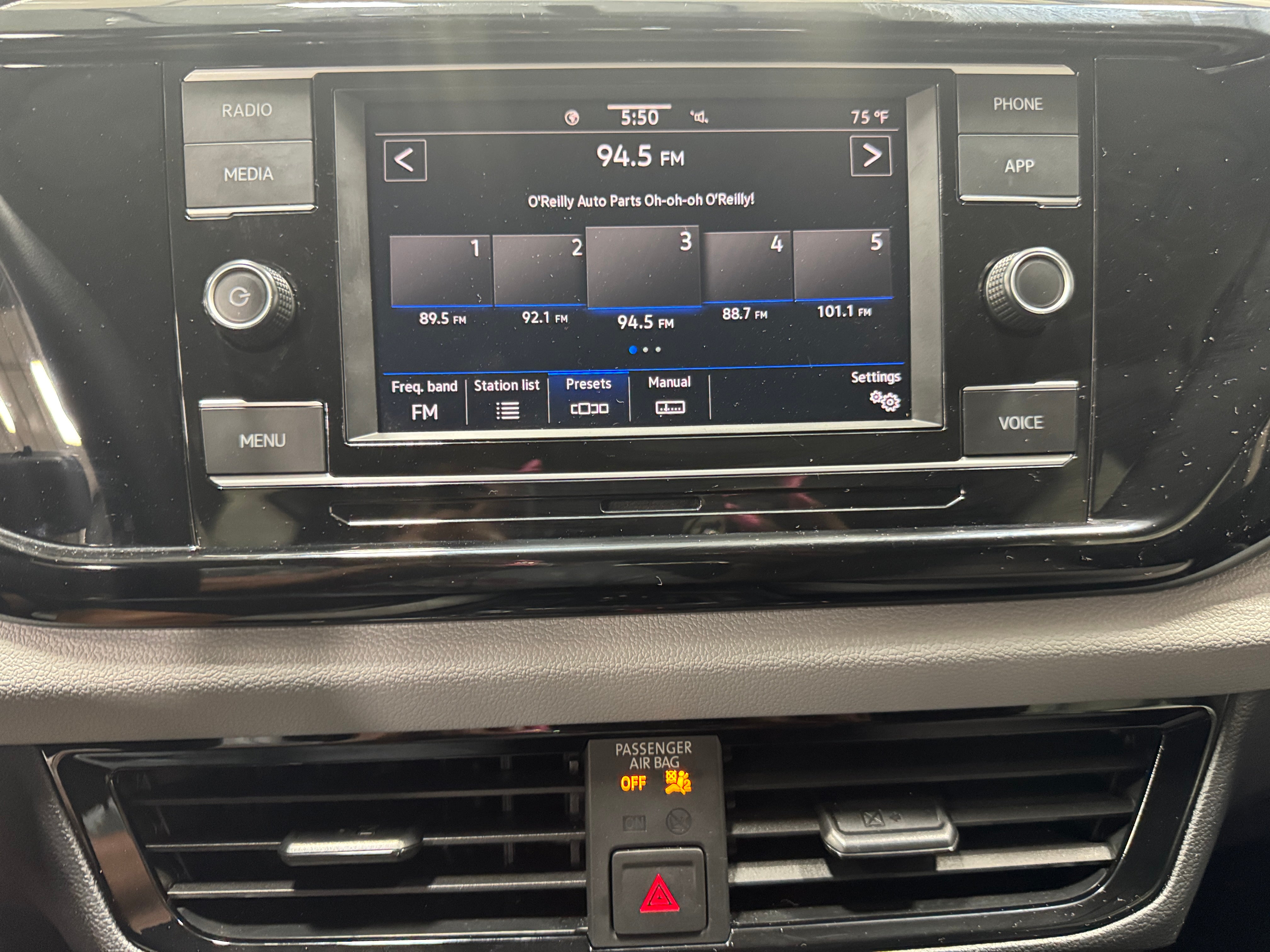 2022 Volkswagen Taos S 4