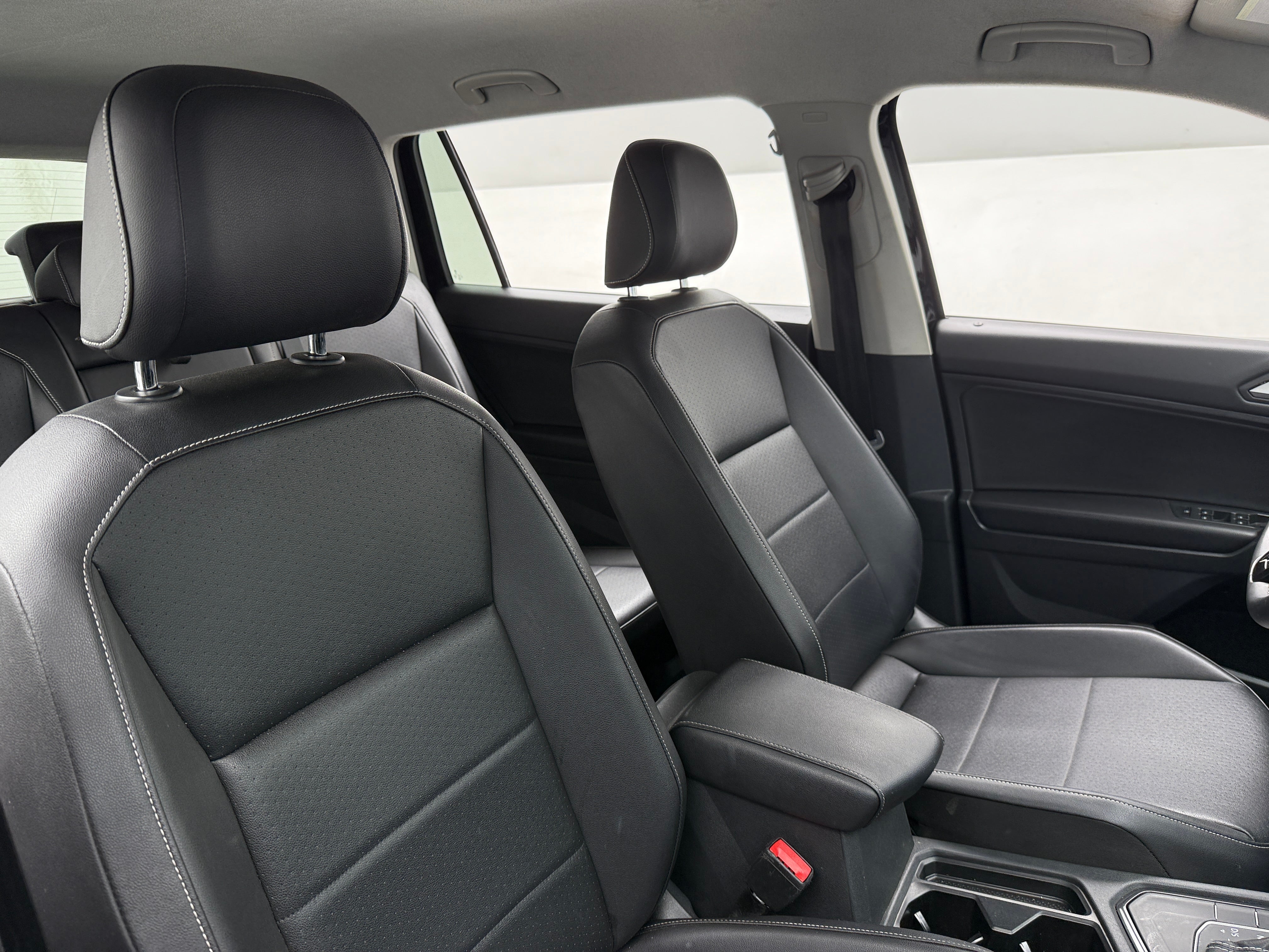 2021 Volkswagen Tiguan SE 2