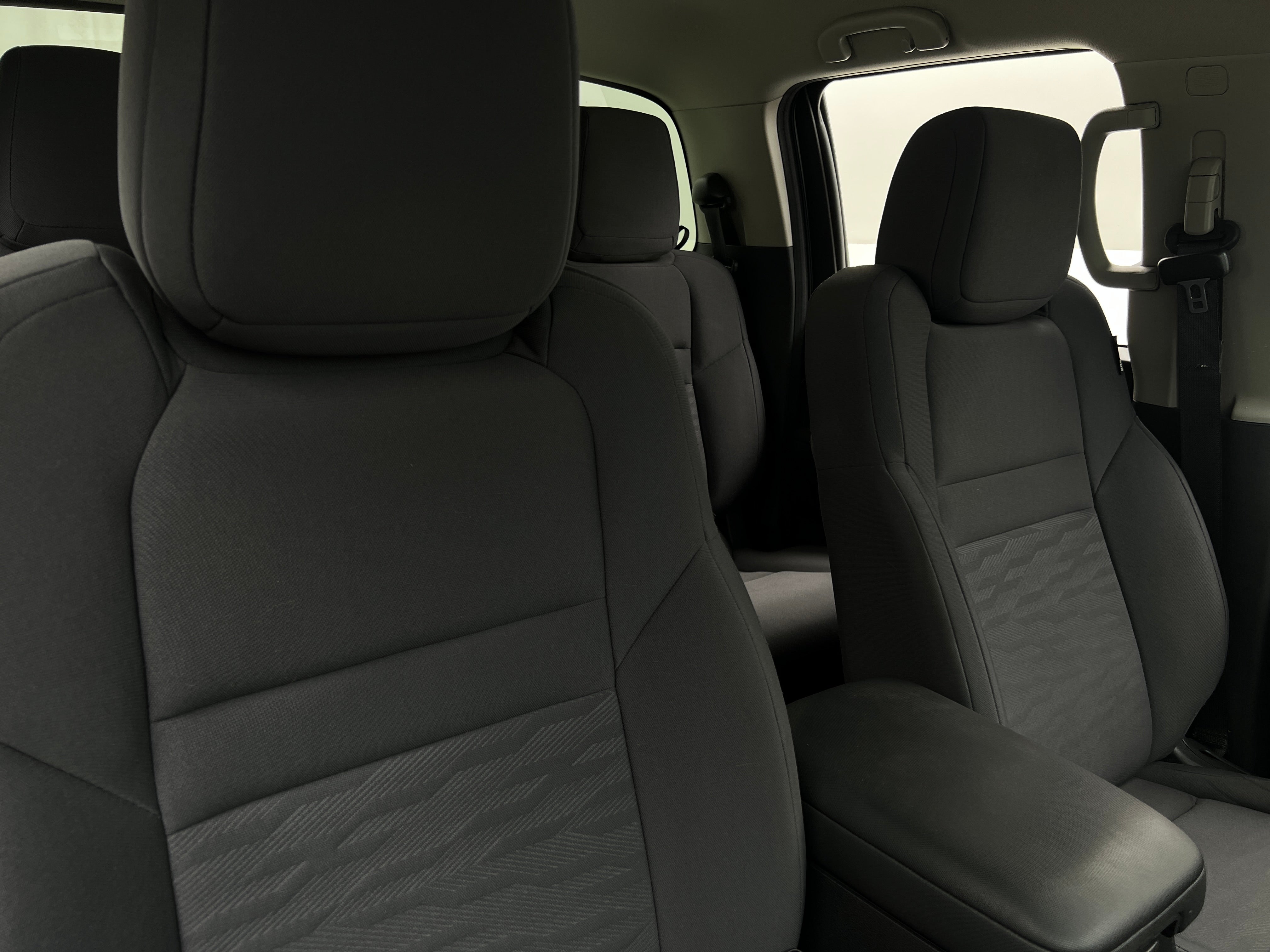 2022 Nissan Frontier S/C 2