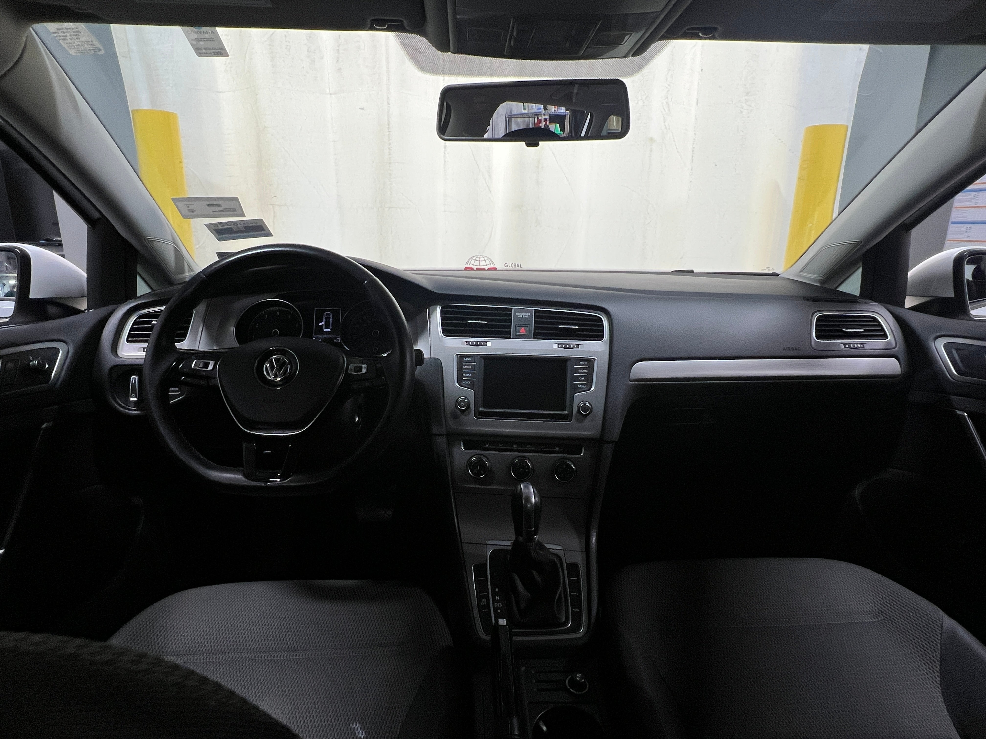 2017 Volkswagen e-Golf  3