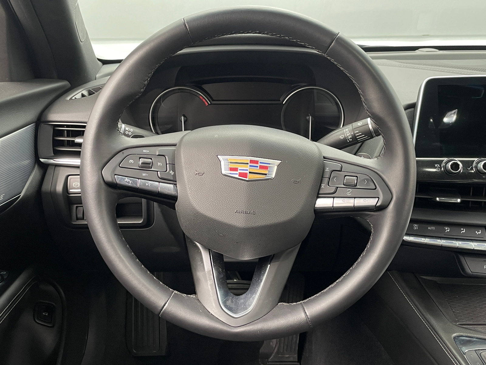 Thumbnail: 2025 Cadillac CT4 - 4