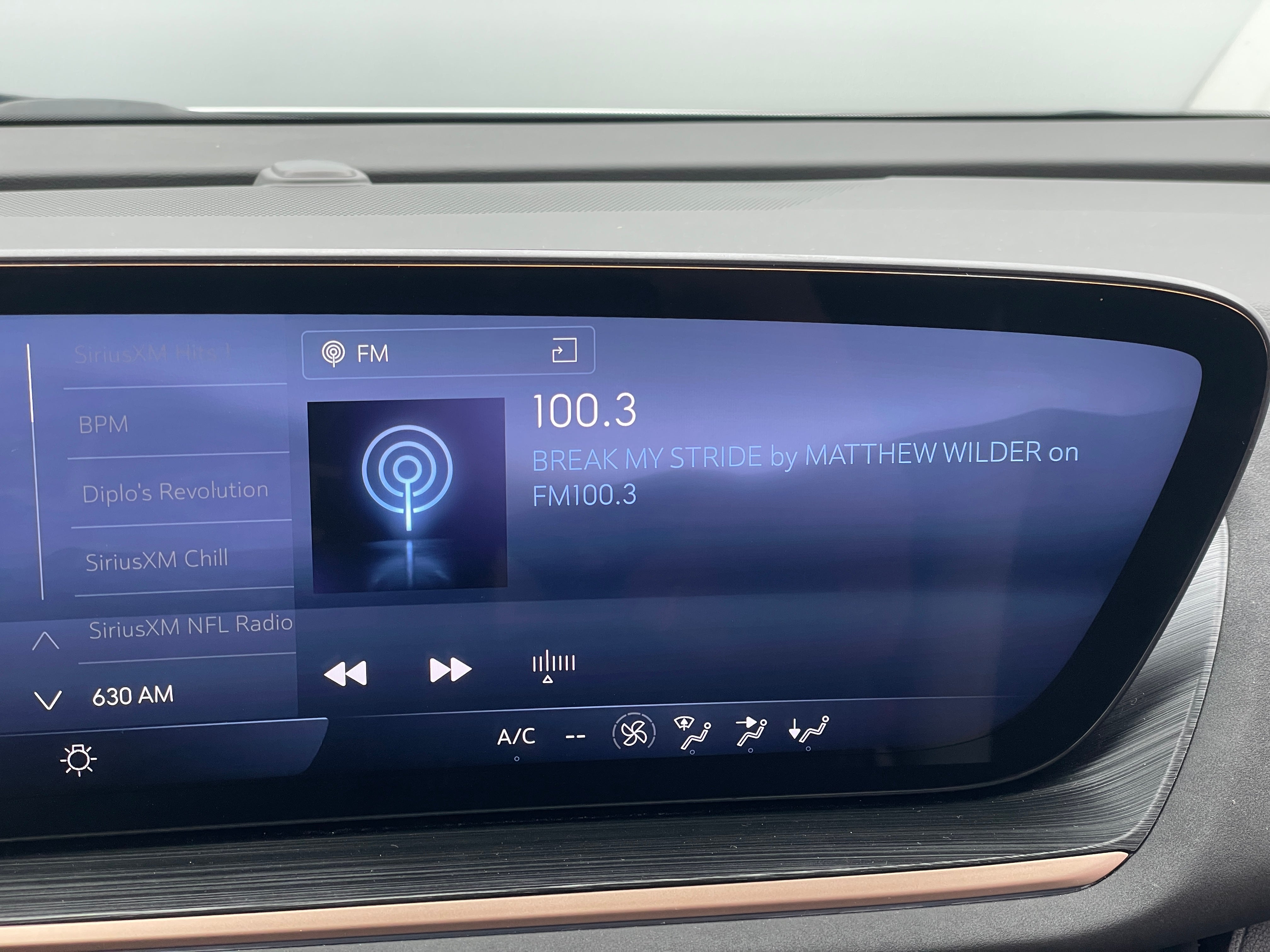 2024 Buick Envision Sport Touring 3