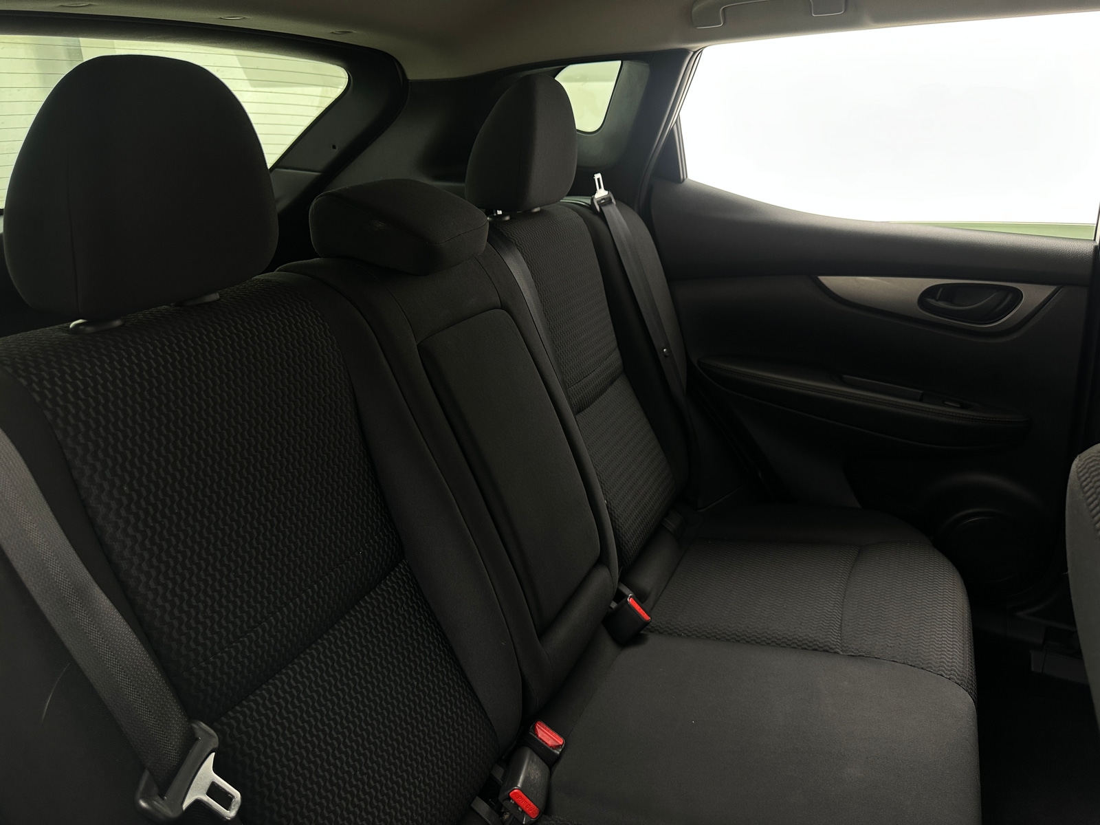 Thumbnail: 2017 Nissan Rogue Sport - 6