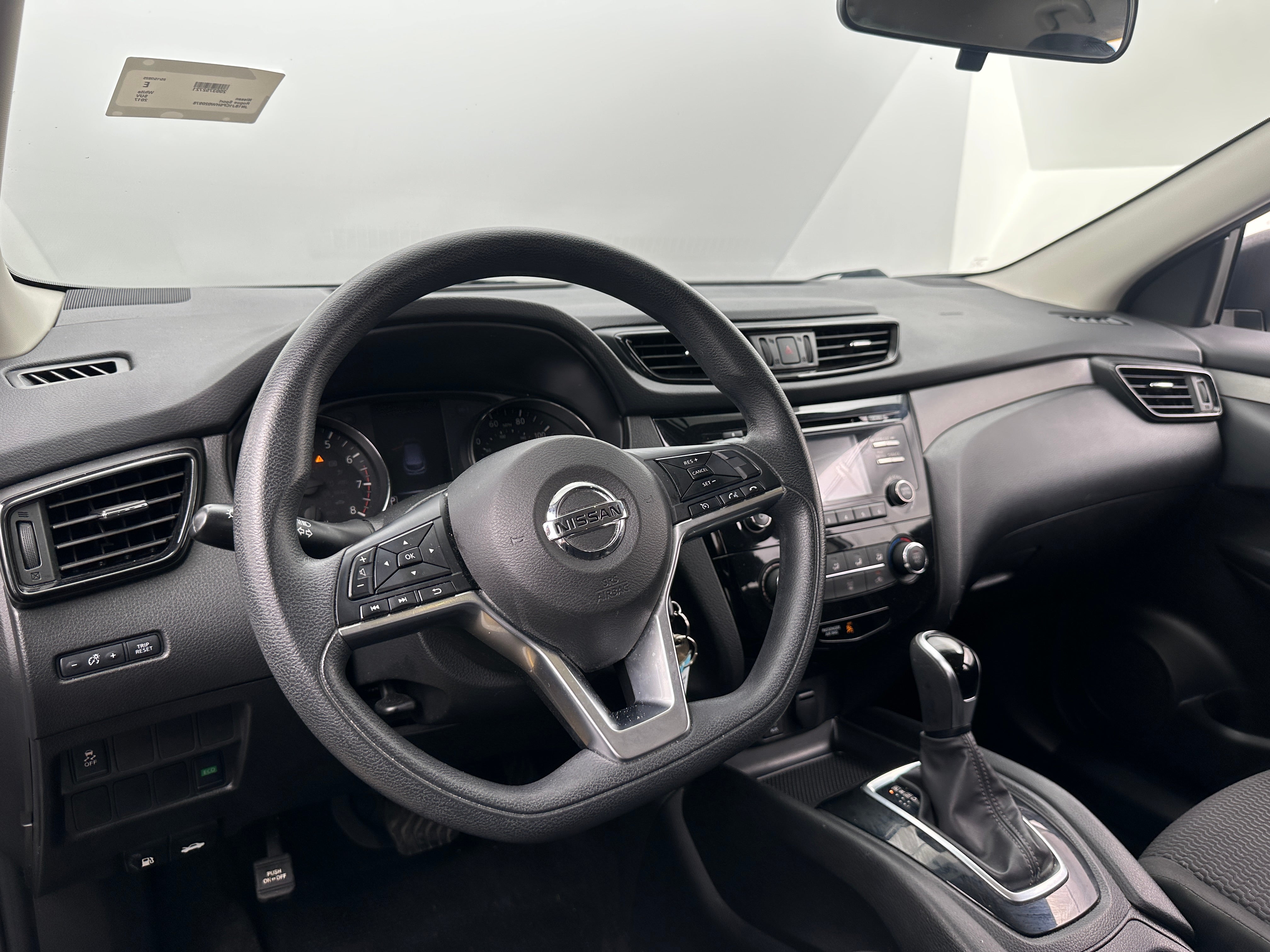 2017 Nissan Rogue Sport S 3