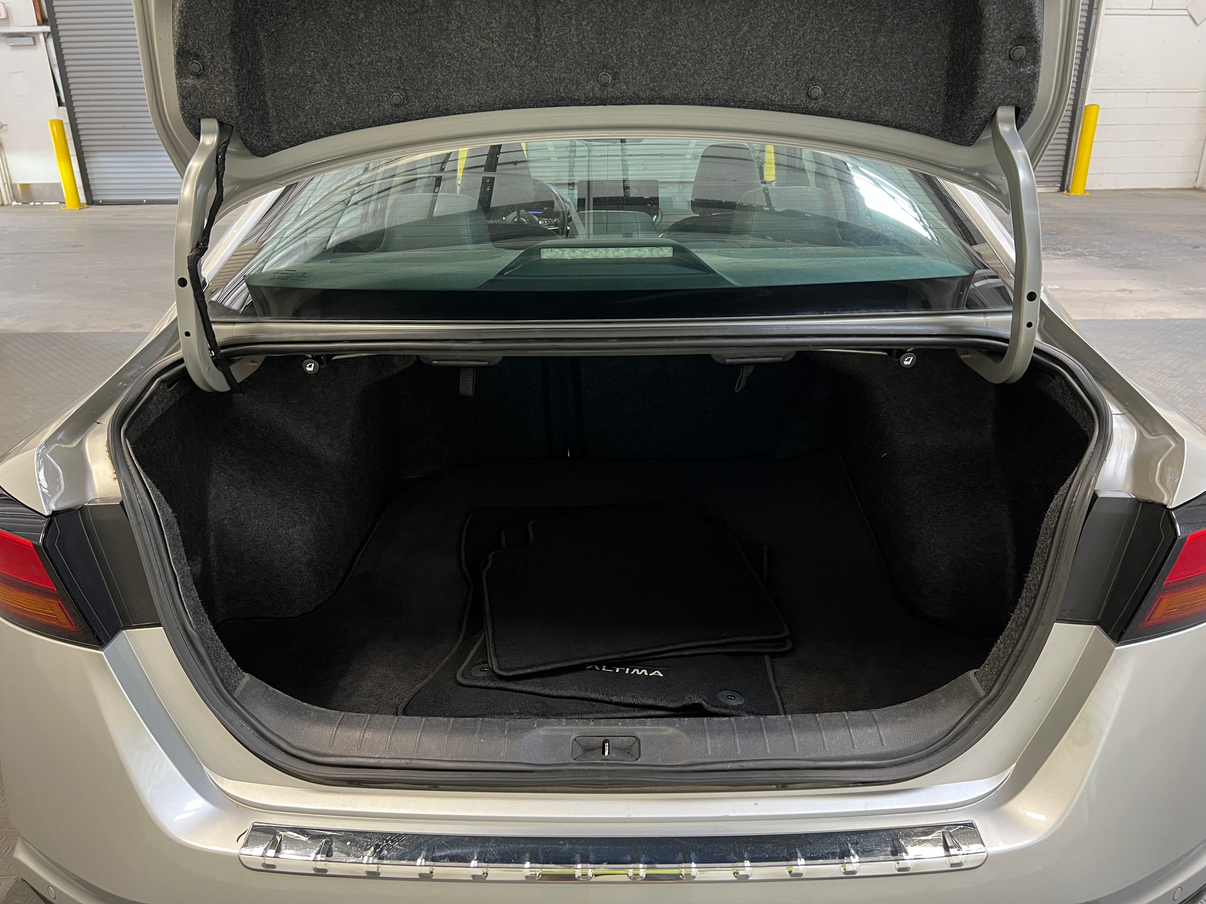 2023 Nissan Altima SL 6