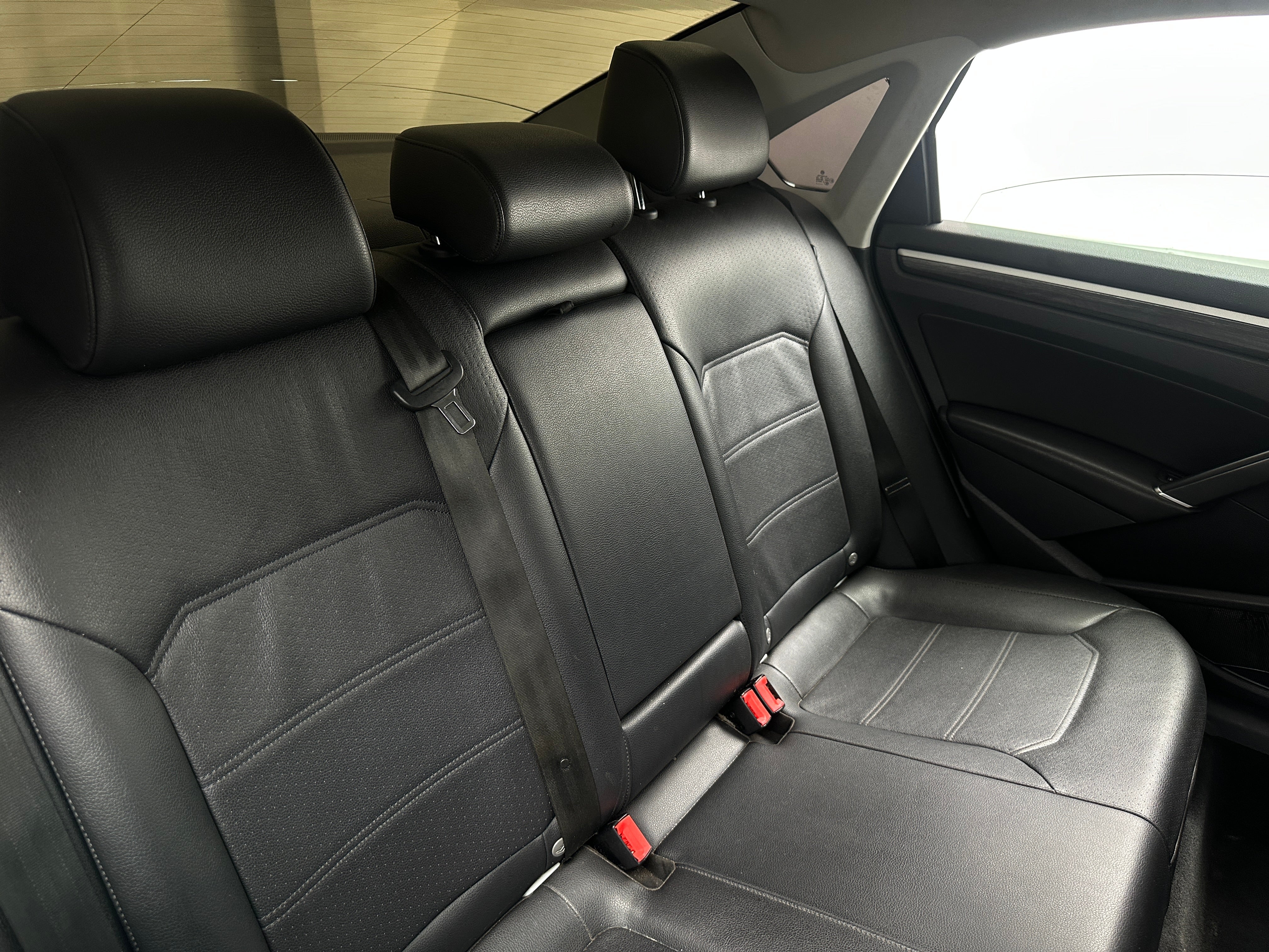 2018 Volkswagen Passat 2.0T 5