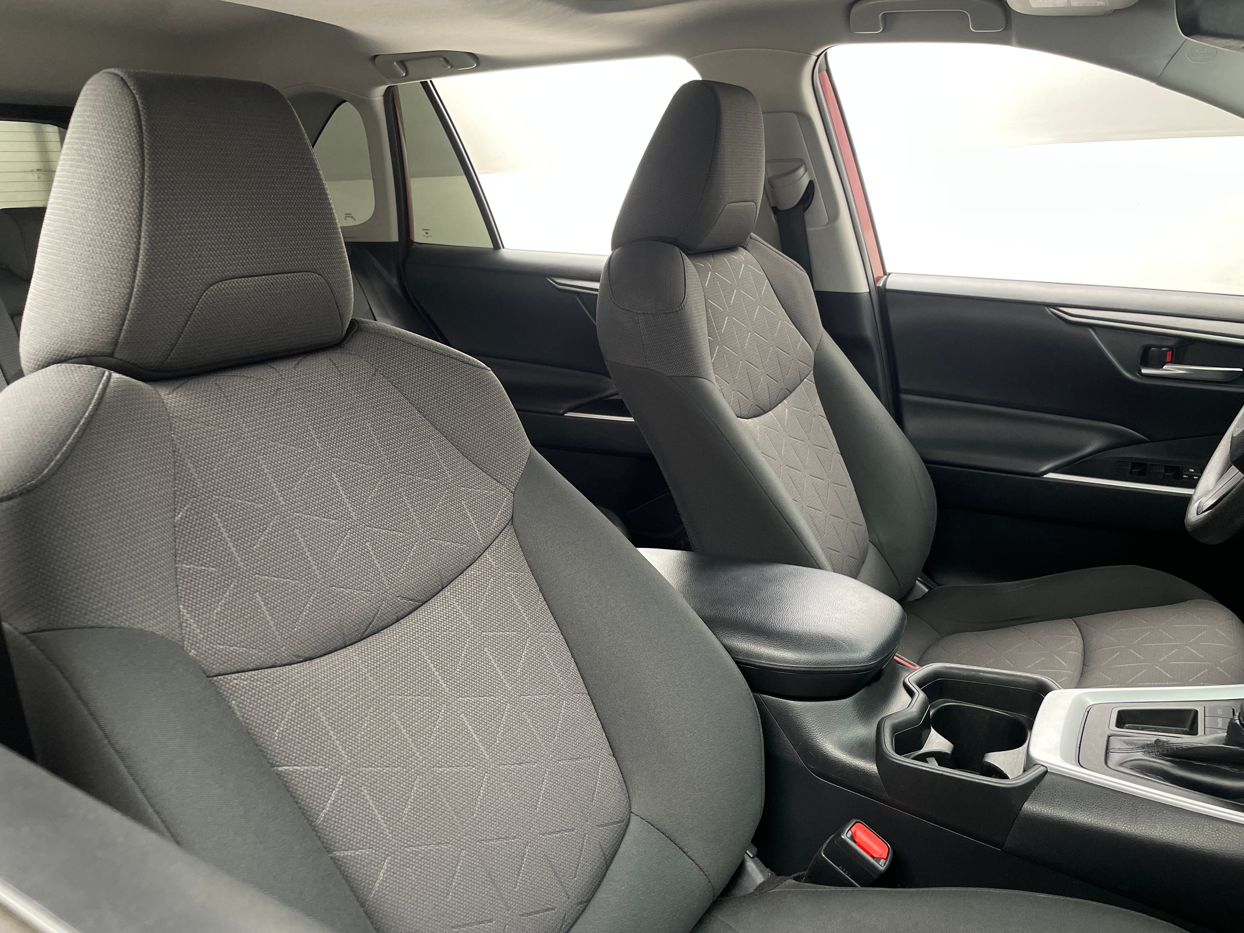 2019 Toyota RAV4 XLE 2