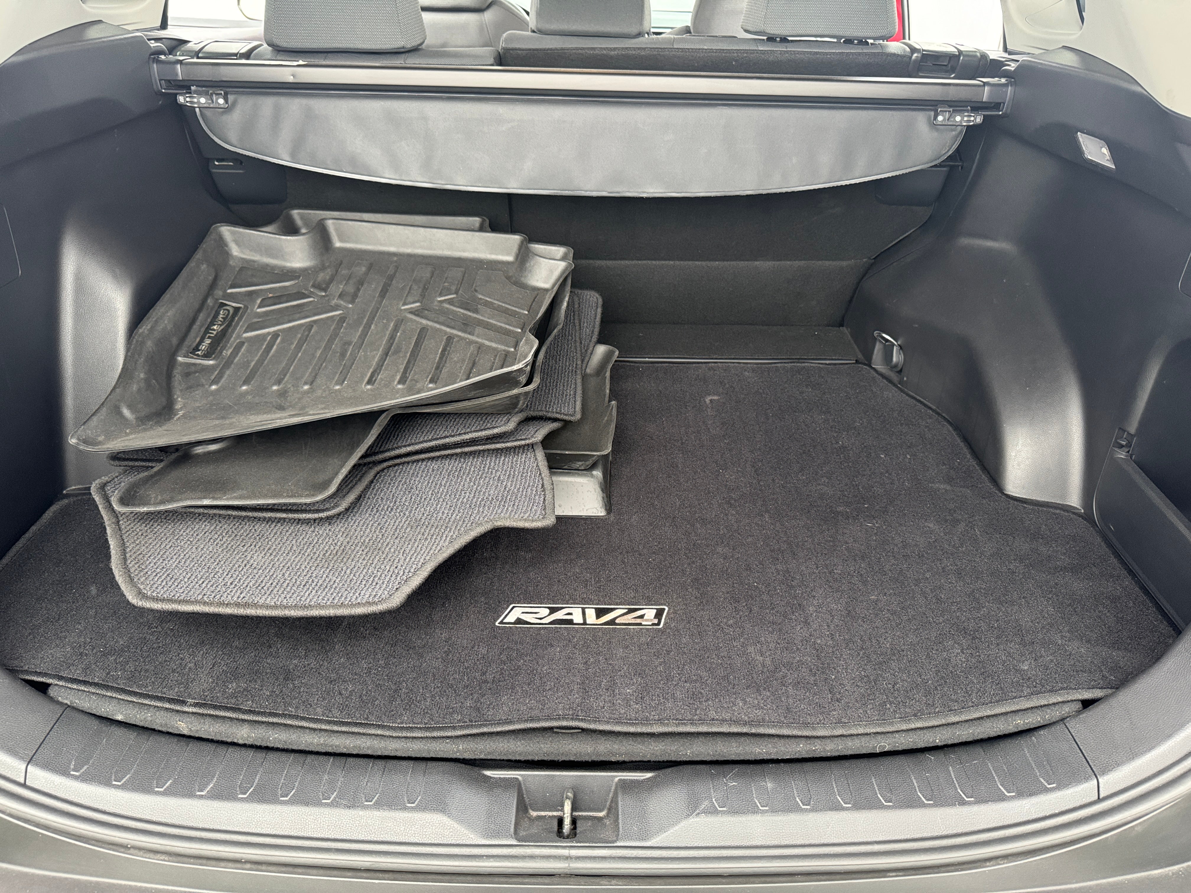 2019 Toyota RAV4 XLE 7