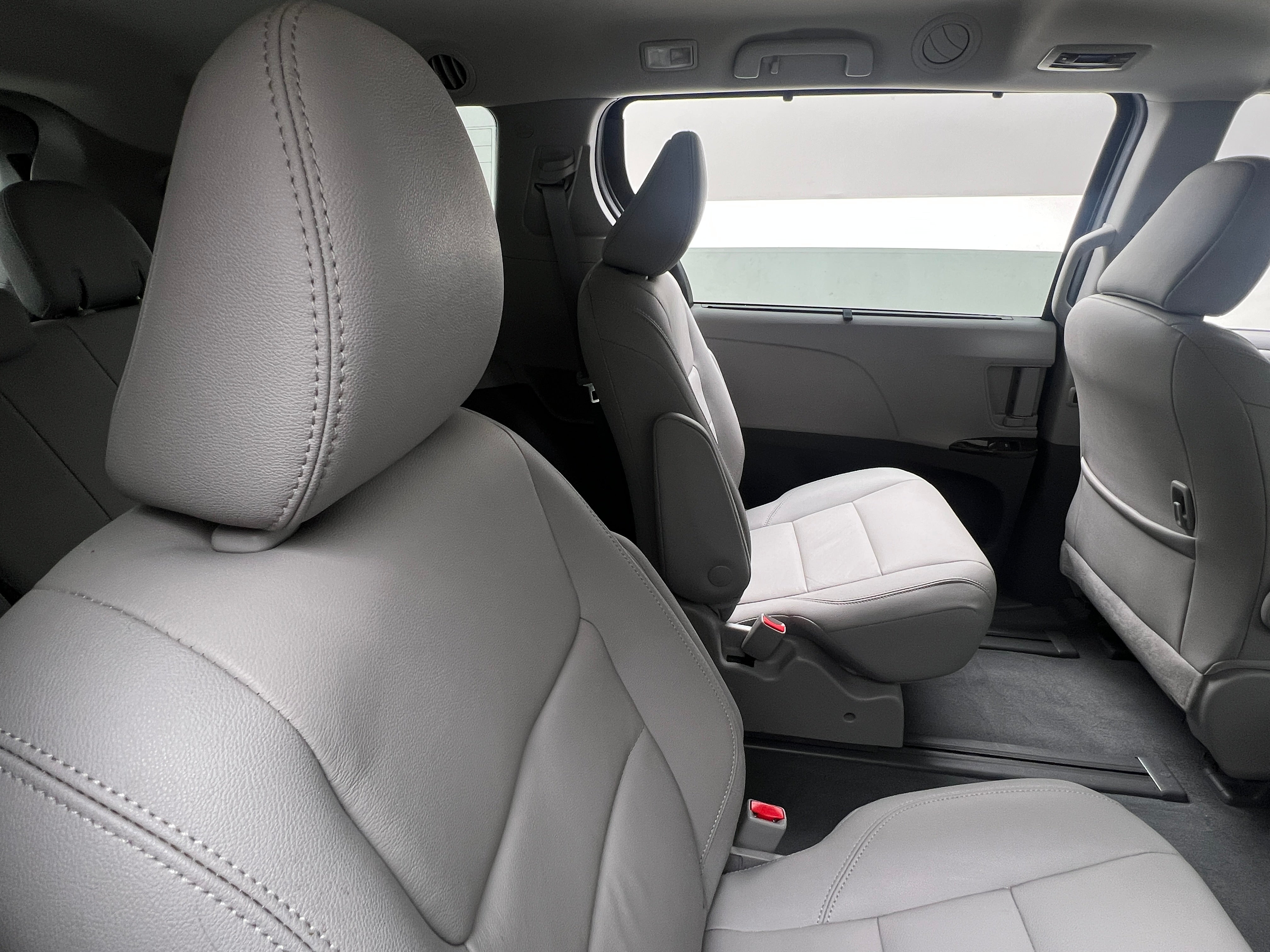 2020 Toyota Sienna XLE 5