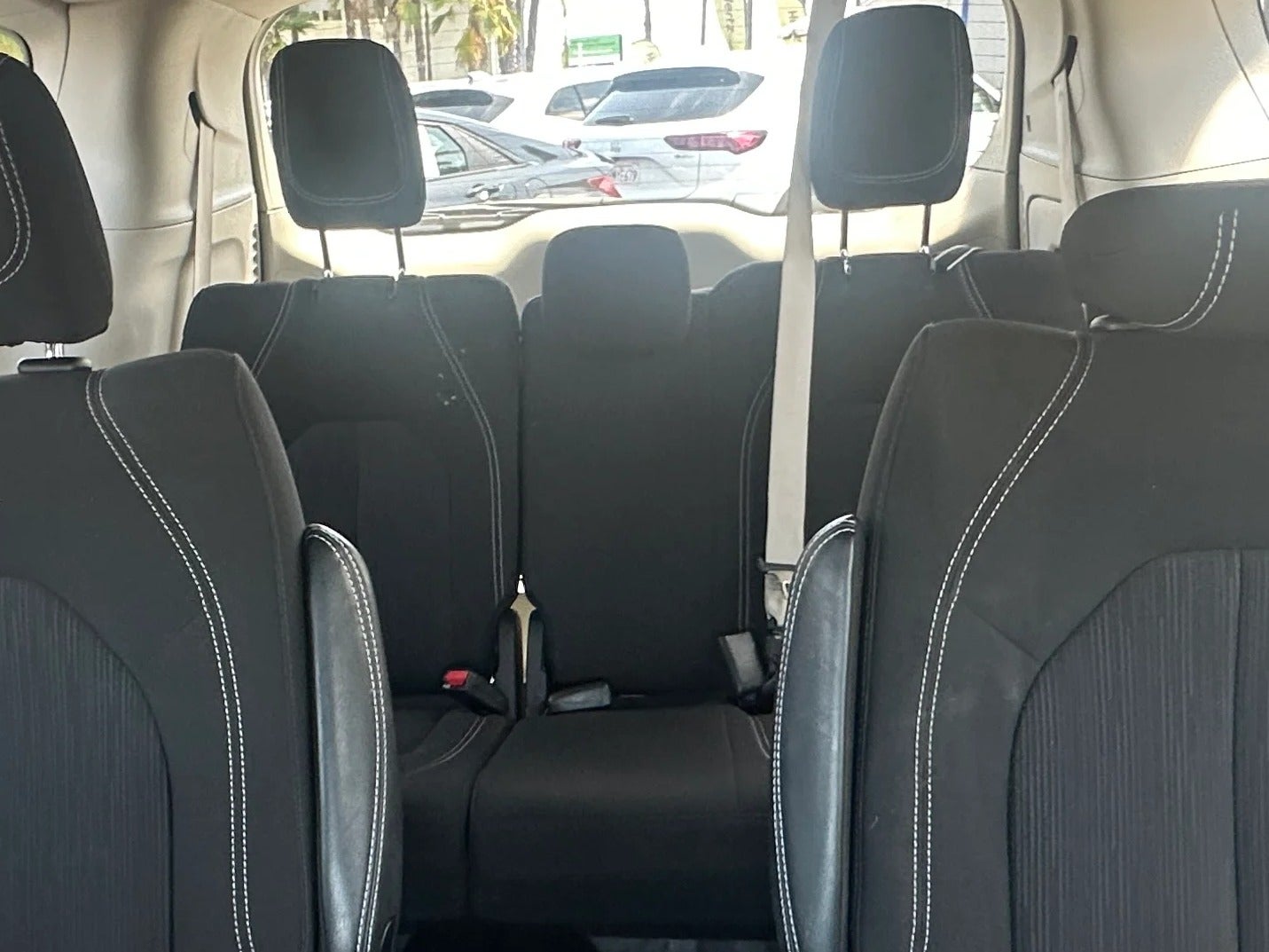 2023 Chrysler Voyager LX 6