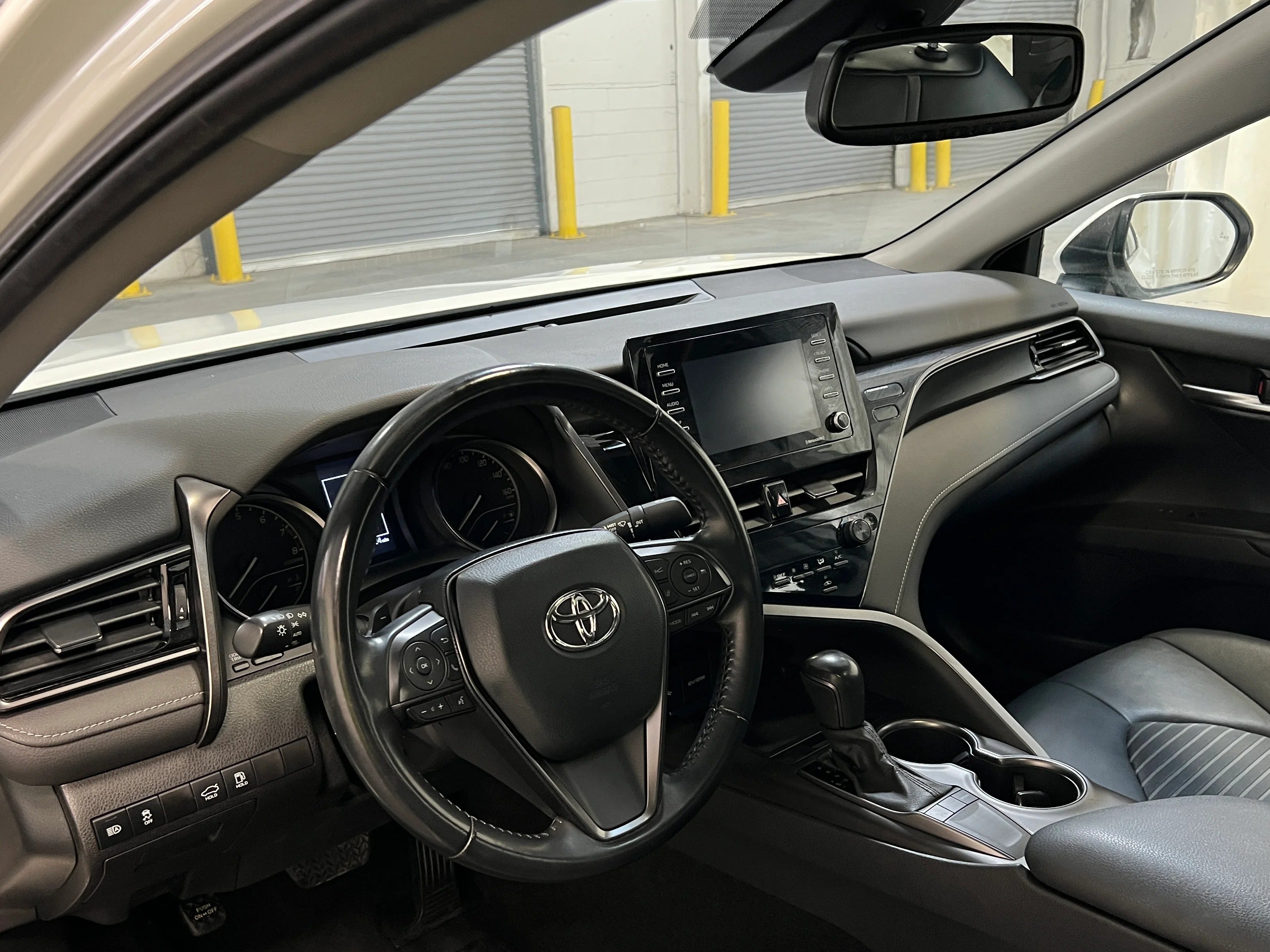 2022 Toyota Camry SE 3
