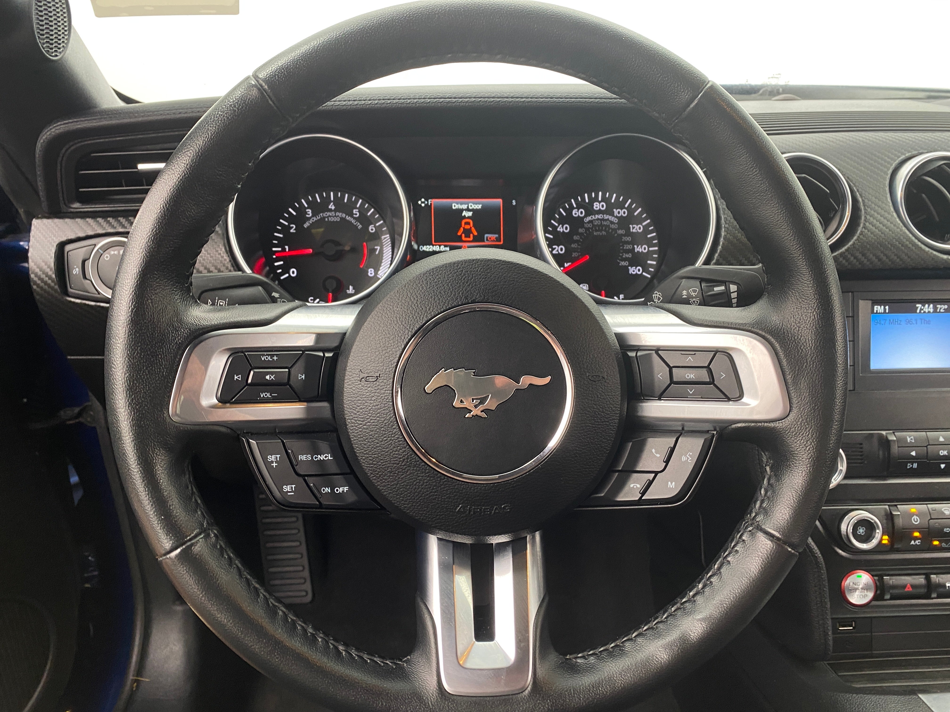 2022 Ford Mustang  4