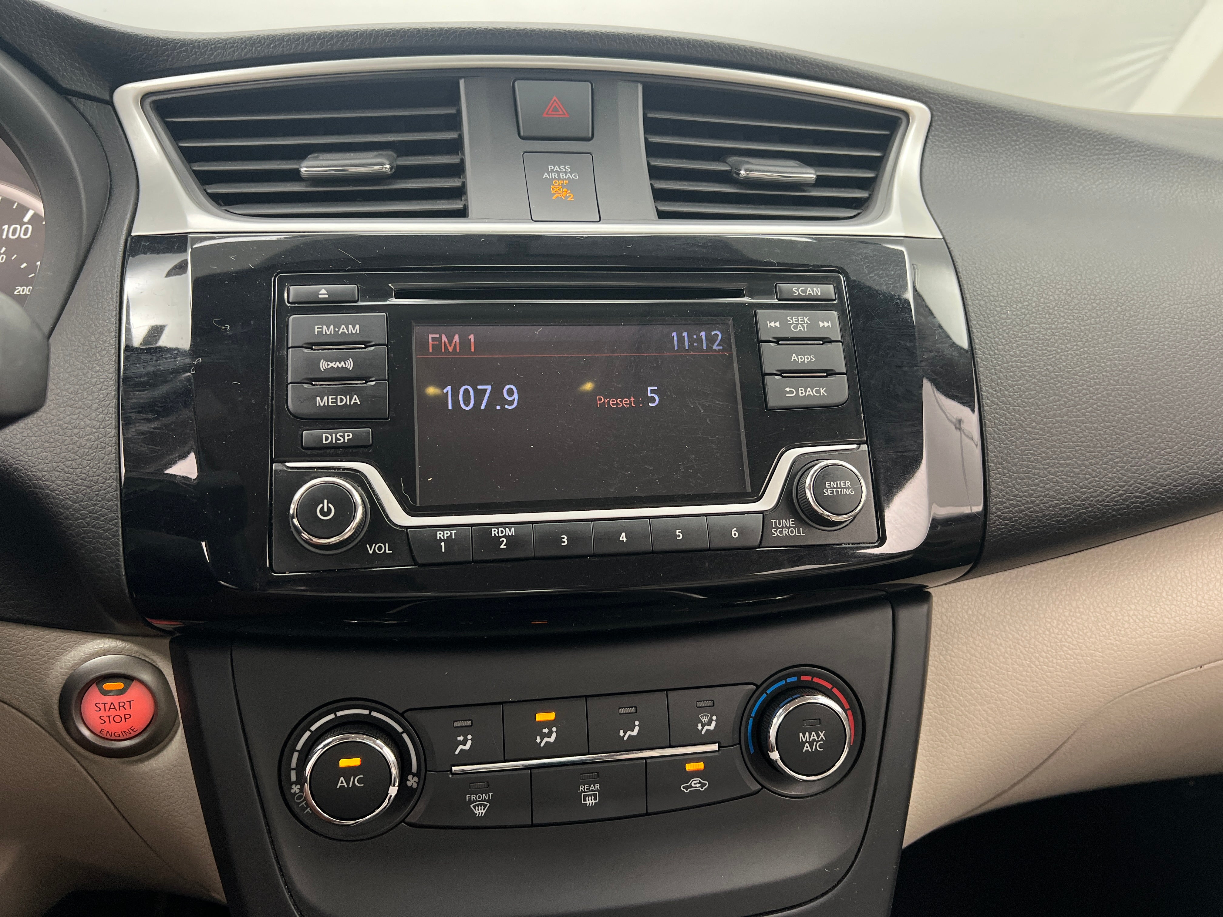 2016 Nissan Sentra SV 4