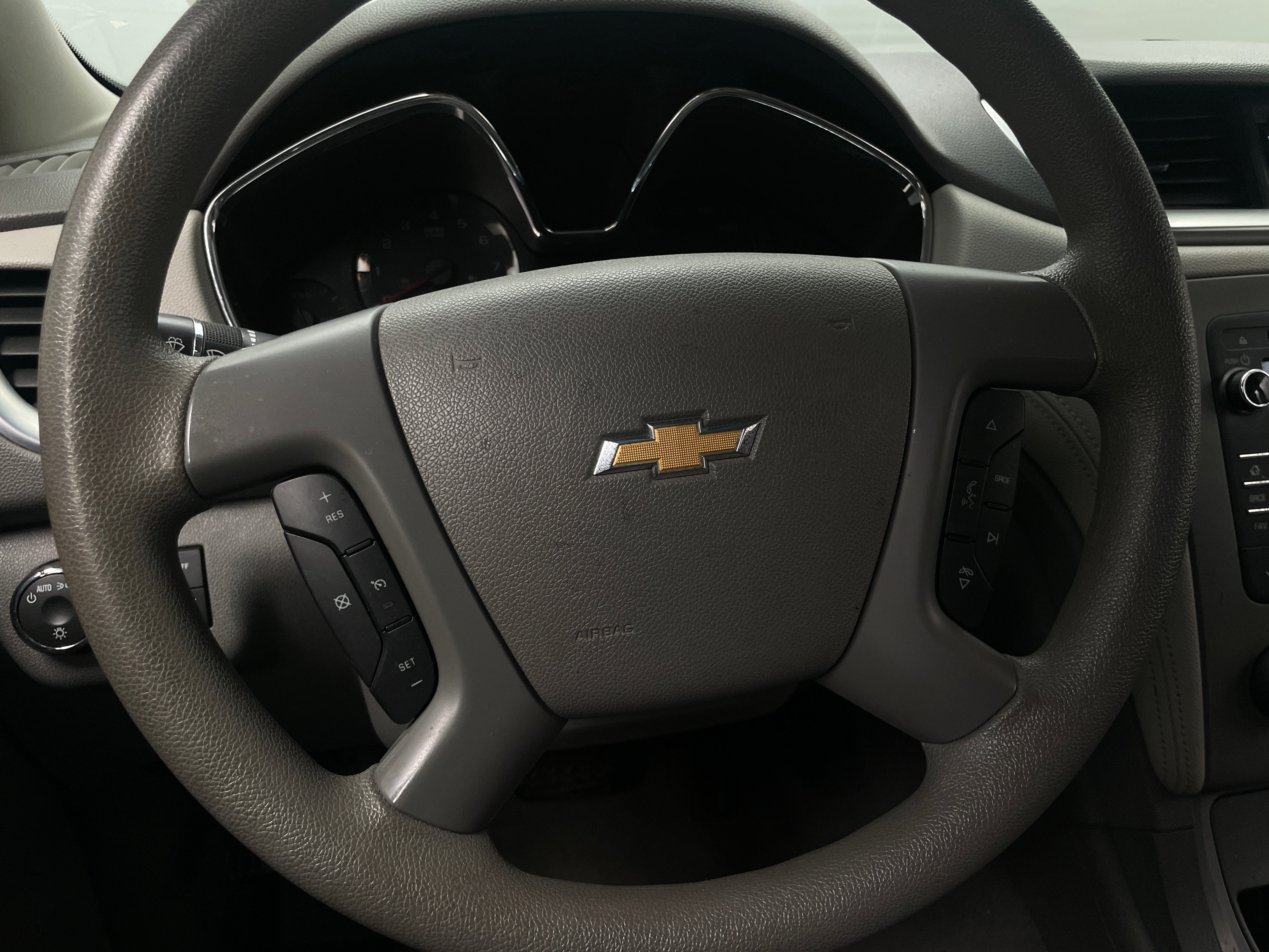 2017 Chevrolet Traverse LS 5