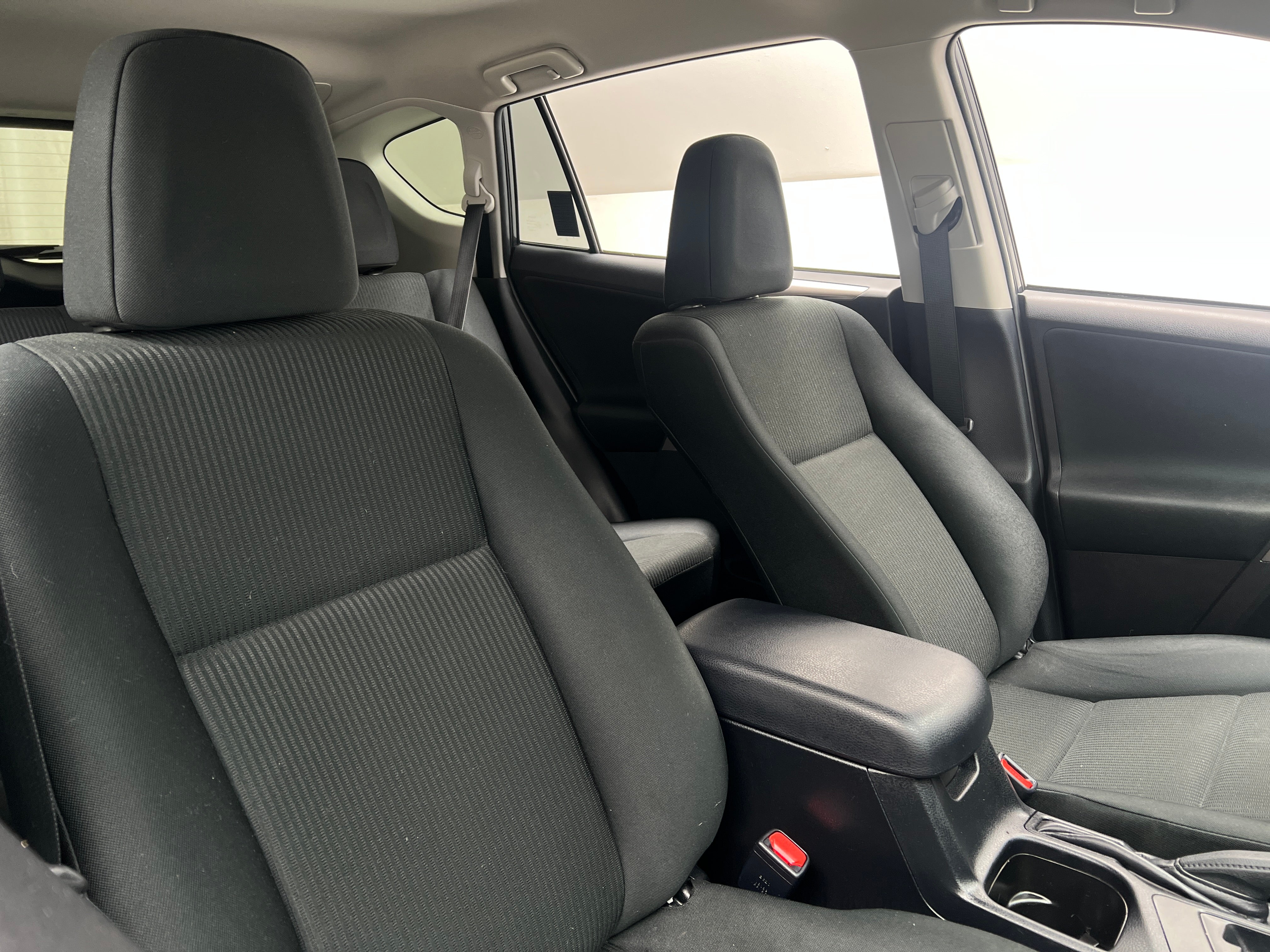 2018 Toyota RAV4 LE 2