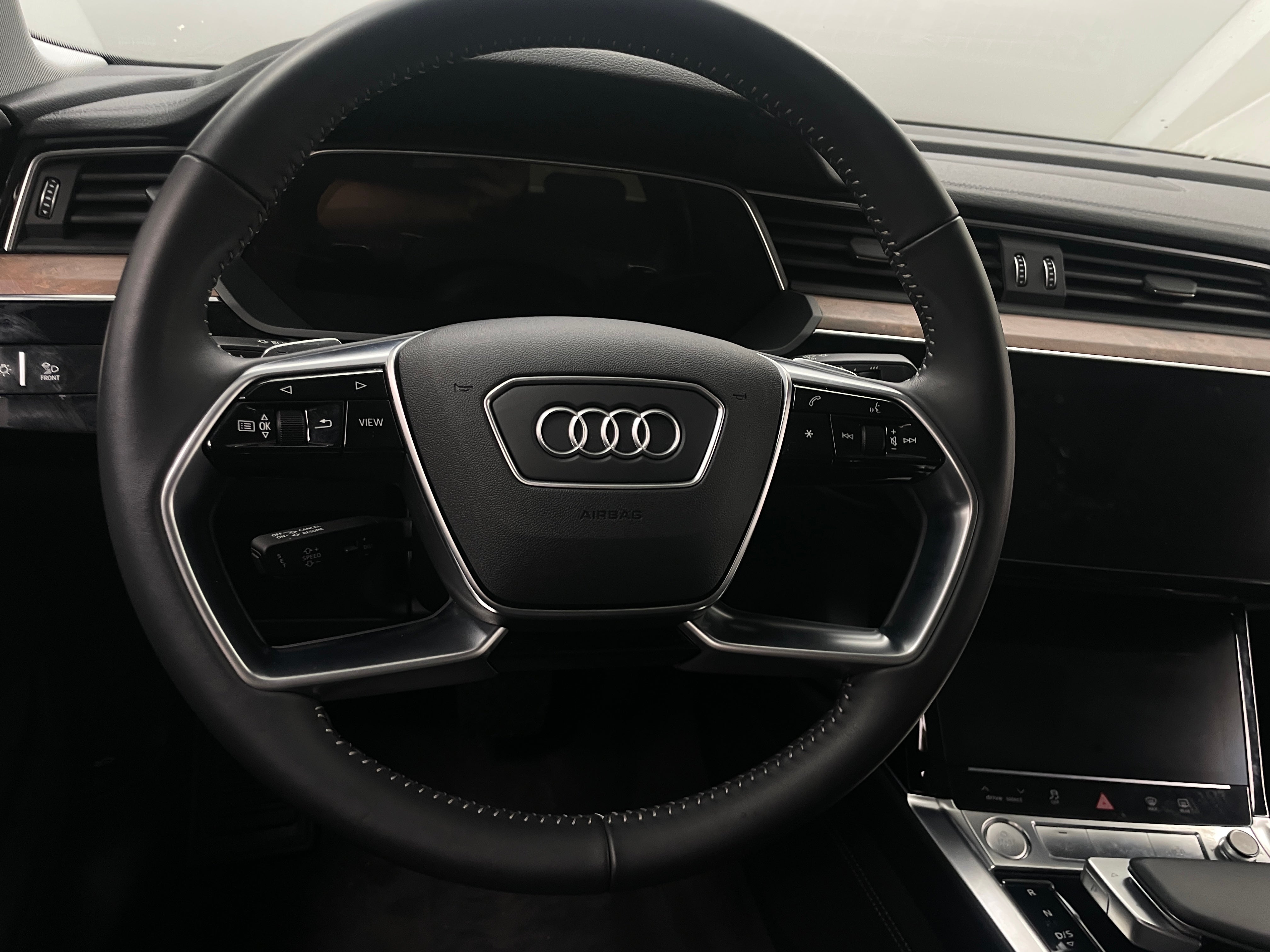 2020 Audi e-tron S Premium Plus 4