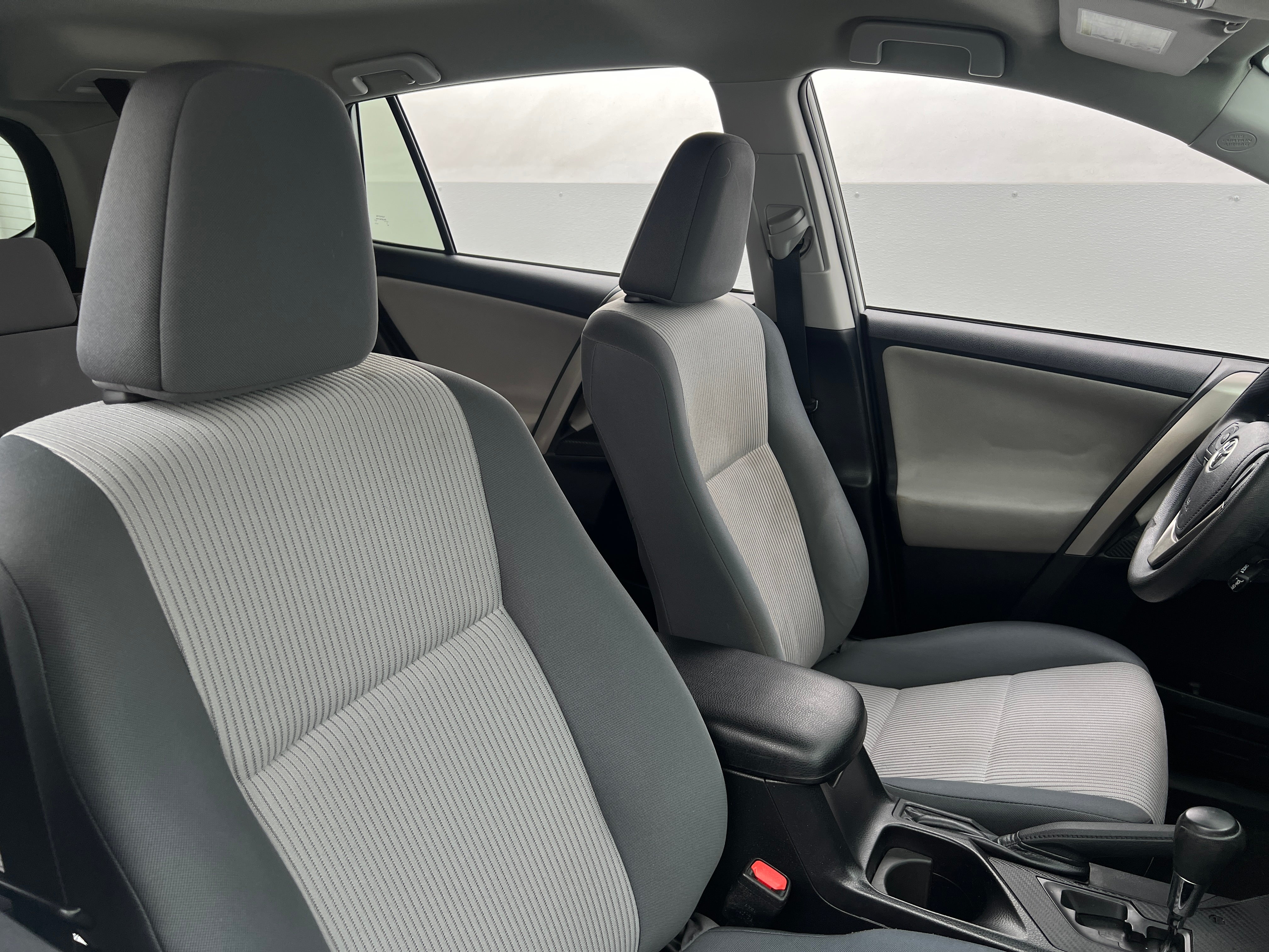 2015 Toyota RAV4 LE 2