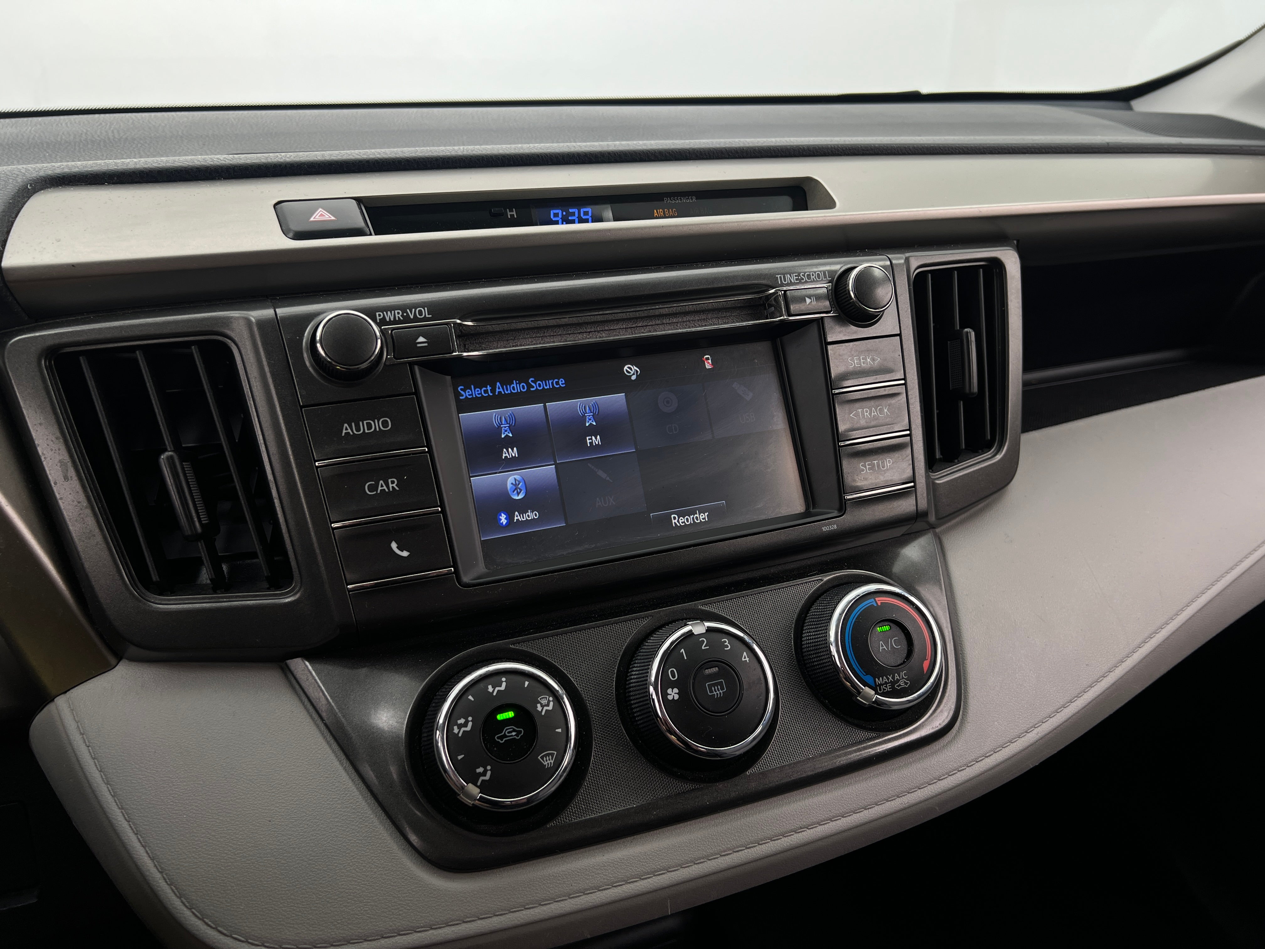 2015 Toyota RAV4 LE 4