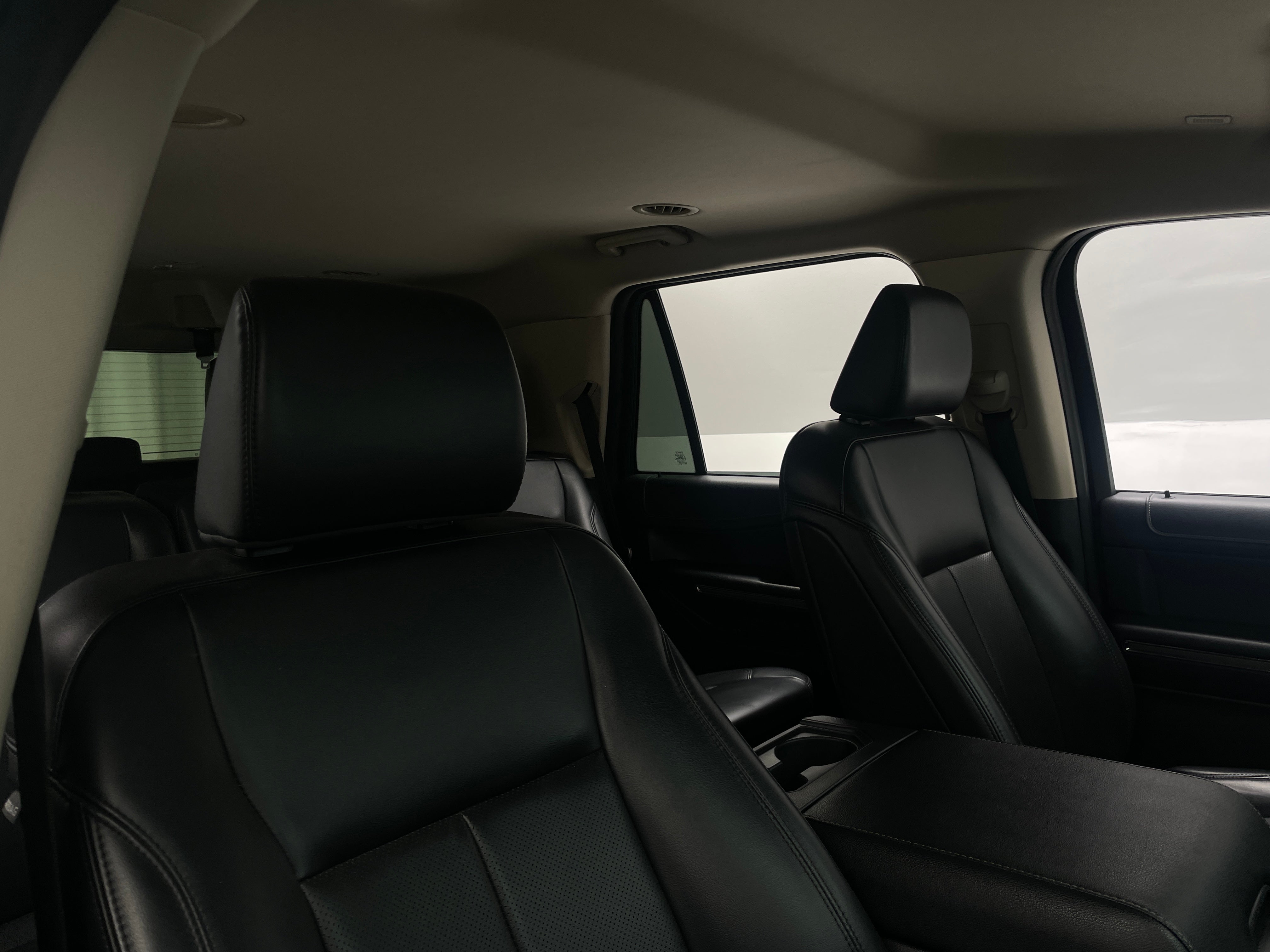 2022 Ford Expedition XLT 2