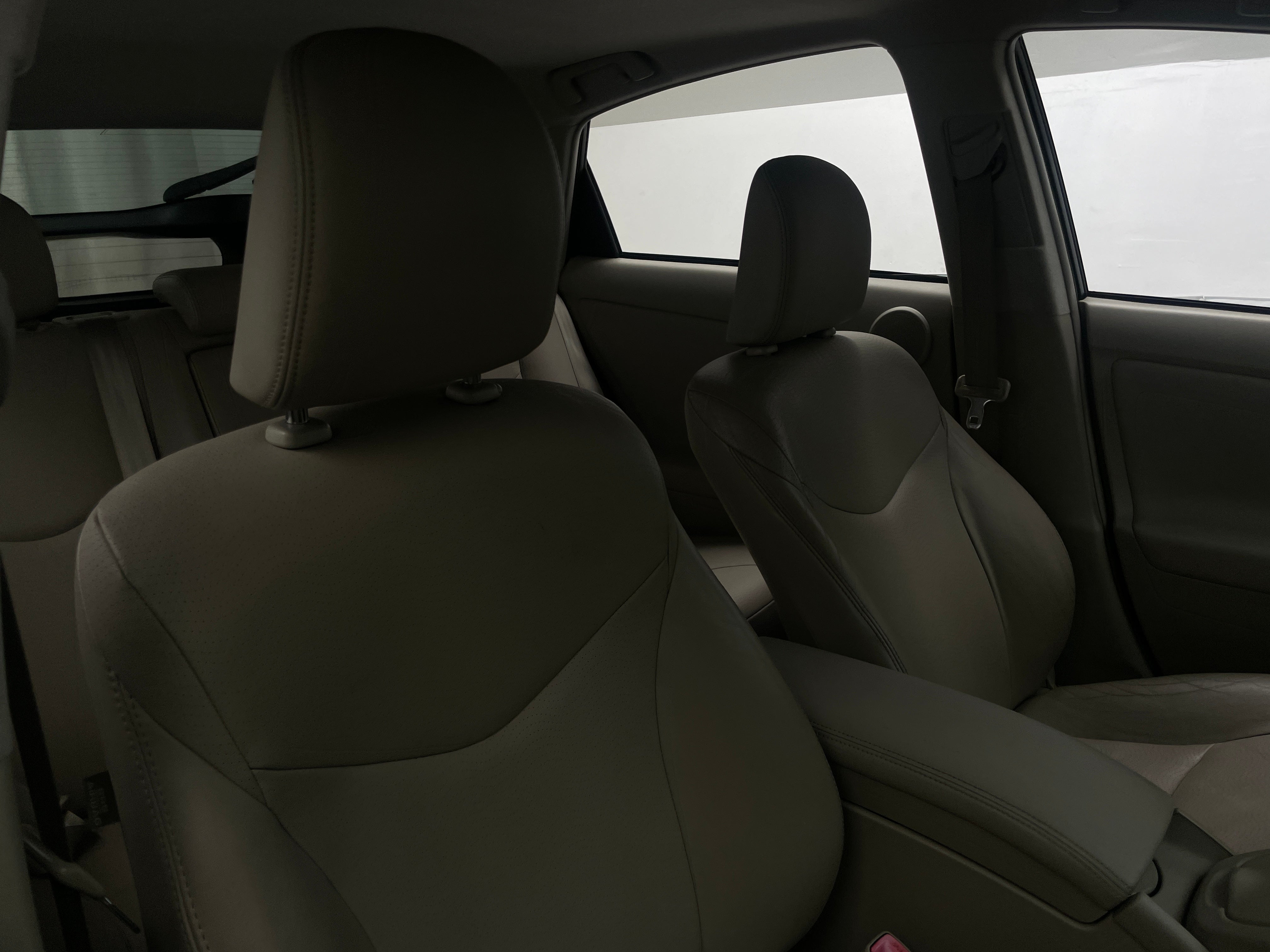 2011 Toyota Prius Four 2