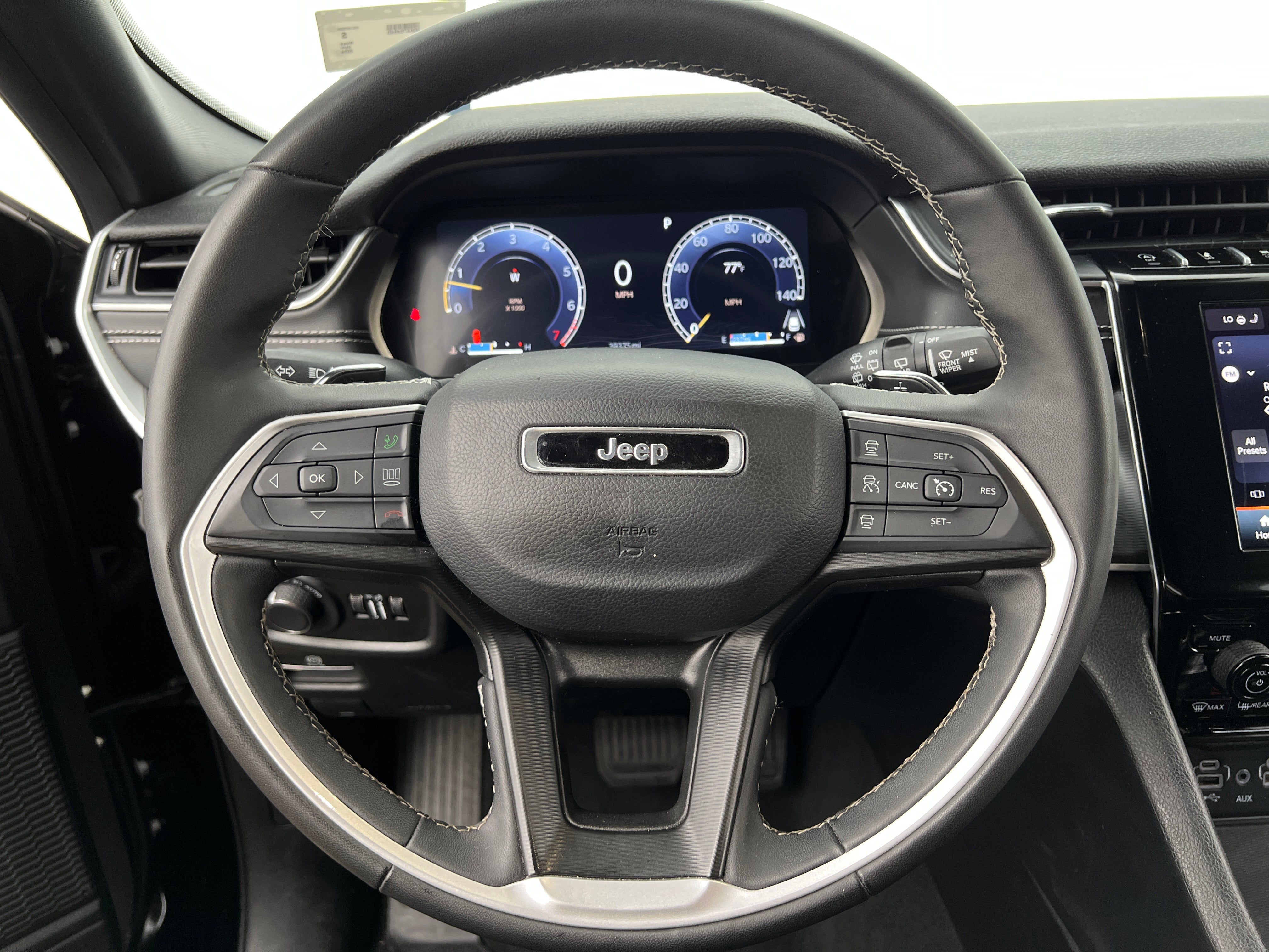 2024 Jeep Grand Cherokee L Altitude 5