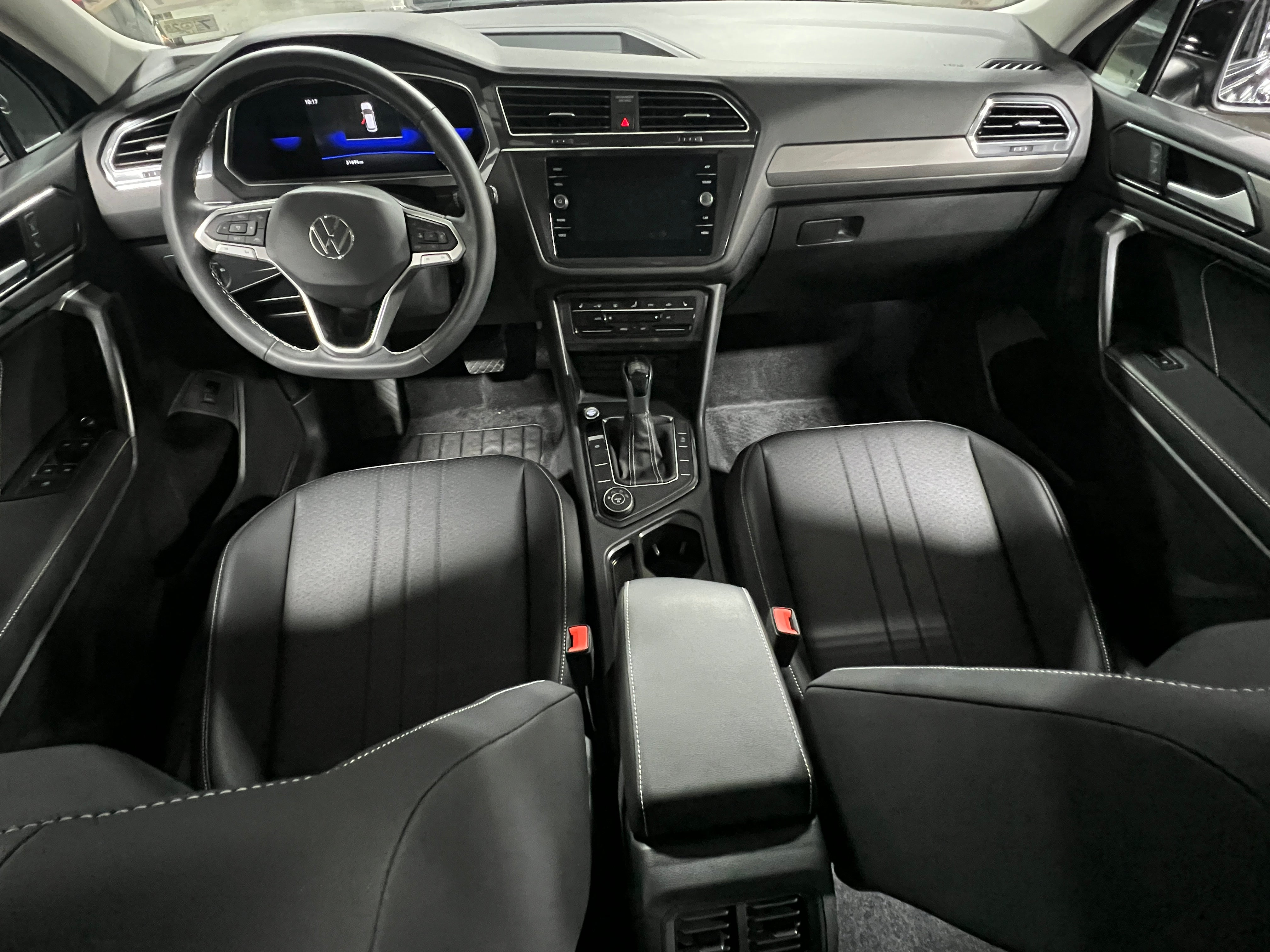 2022 Volkswagen Tiguan SE 2