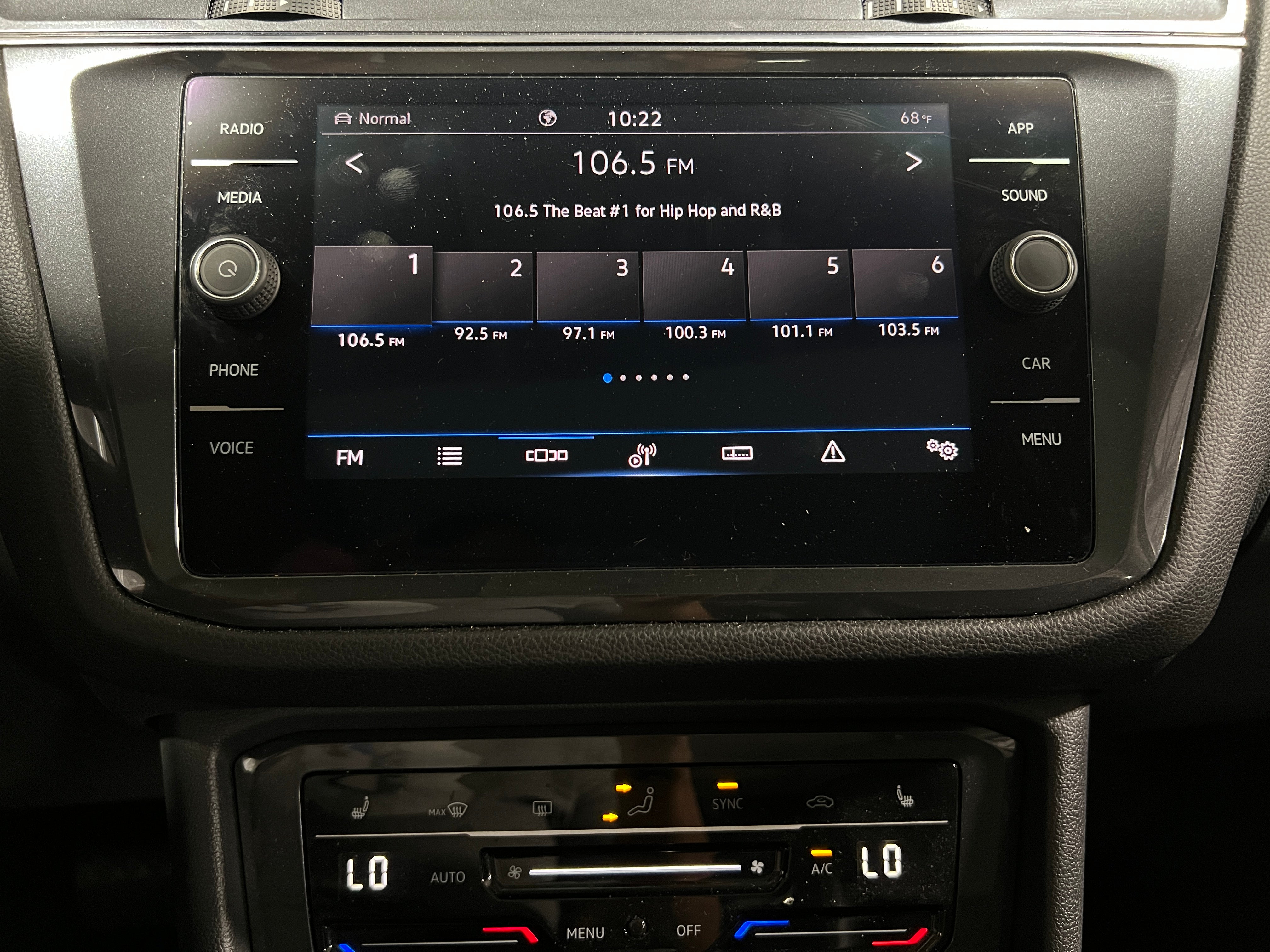 2022 Volkswagen Tiguan SE 3