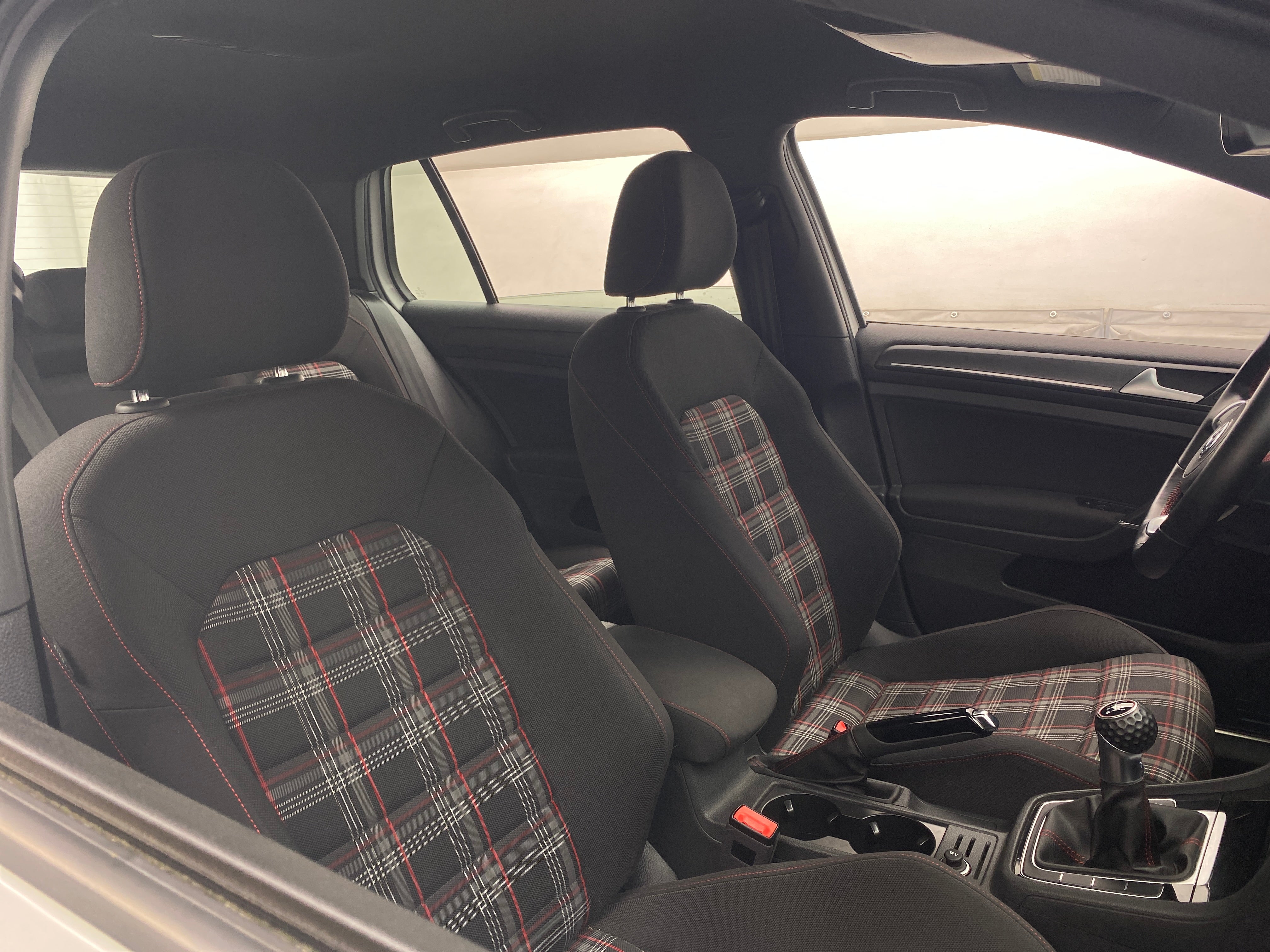 2020 Volkswagen Golf GTI S 2