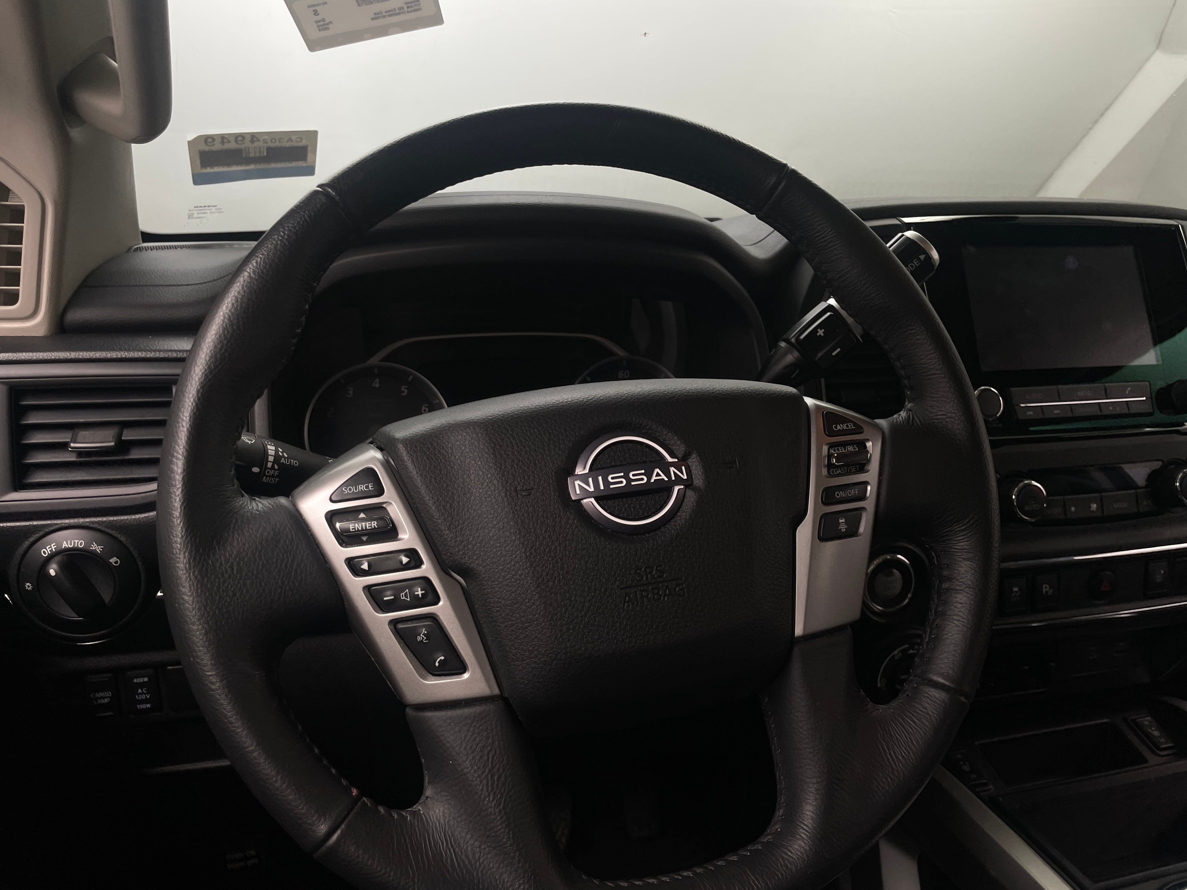 2024 Nissan Titan SV 5